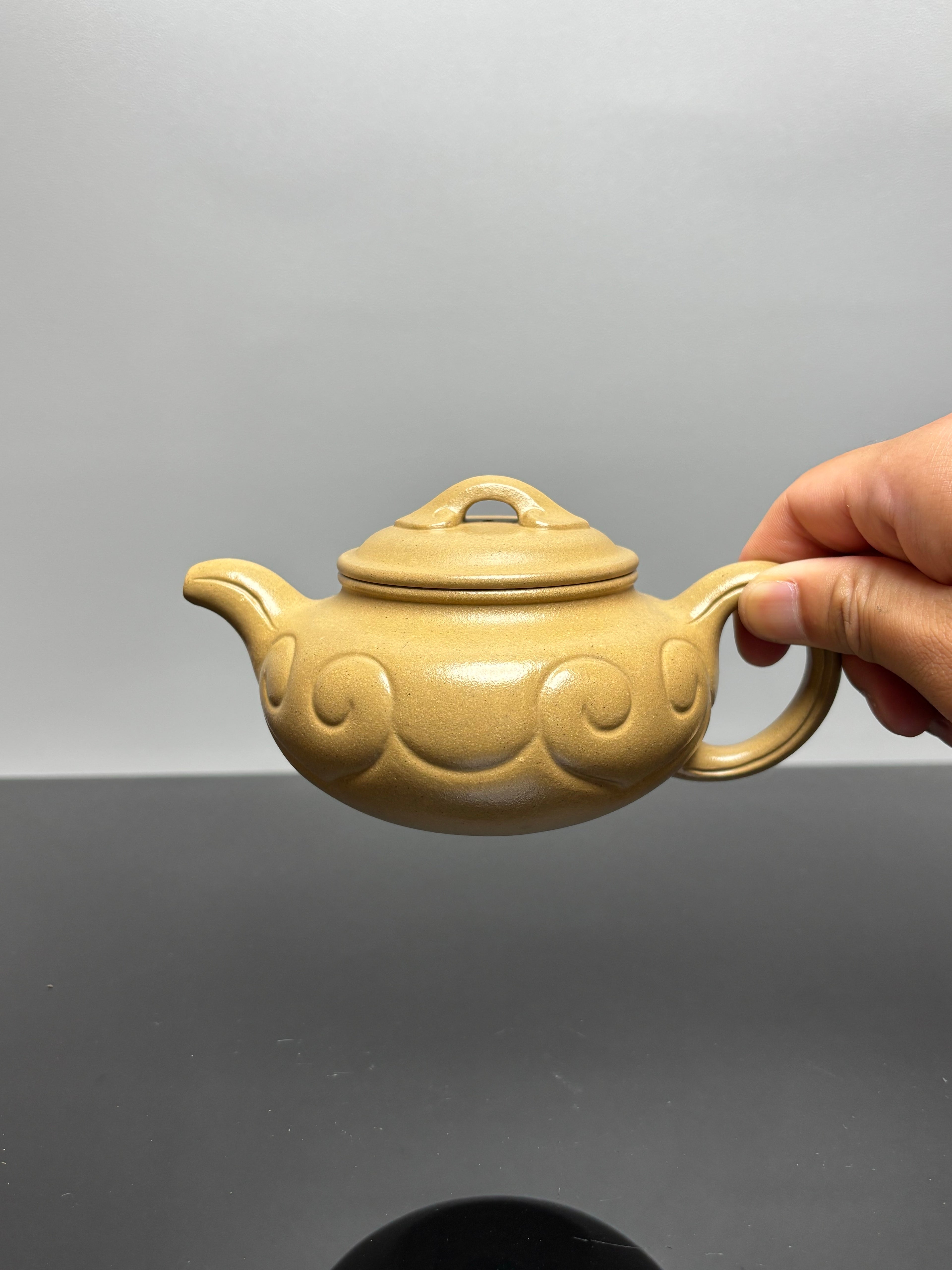 【功勋泰斗 礼藏至尊】程辉大师🇨🇳紫砂界功勋级领军人物·典藏臻品《仿古如意壶》原矿黄龙山段泥·350cc