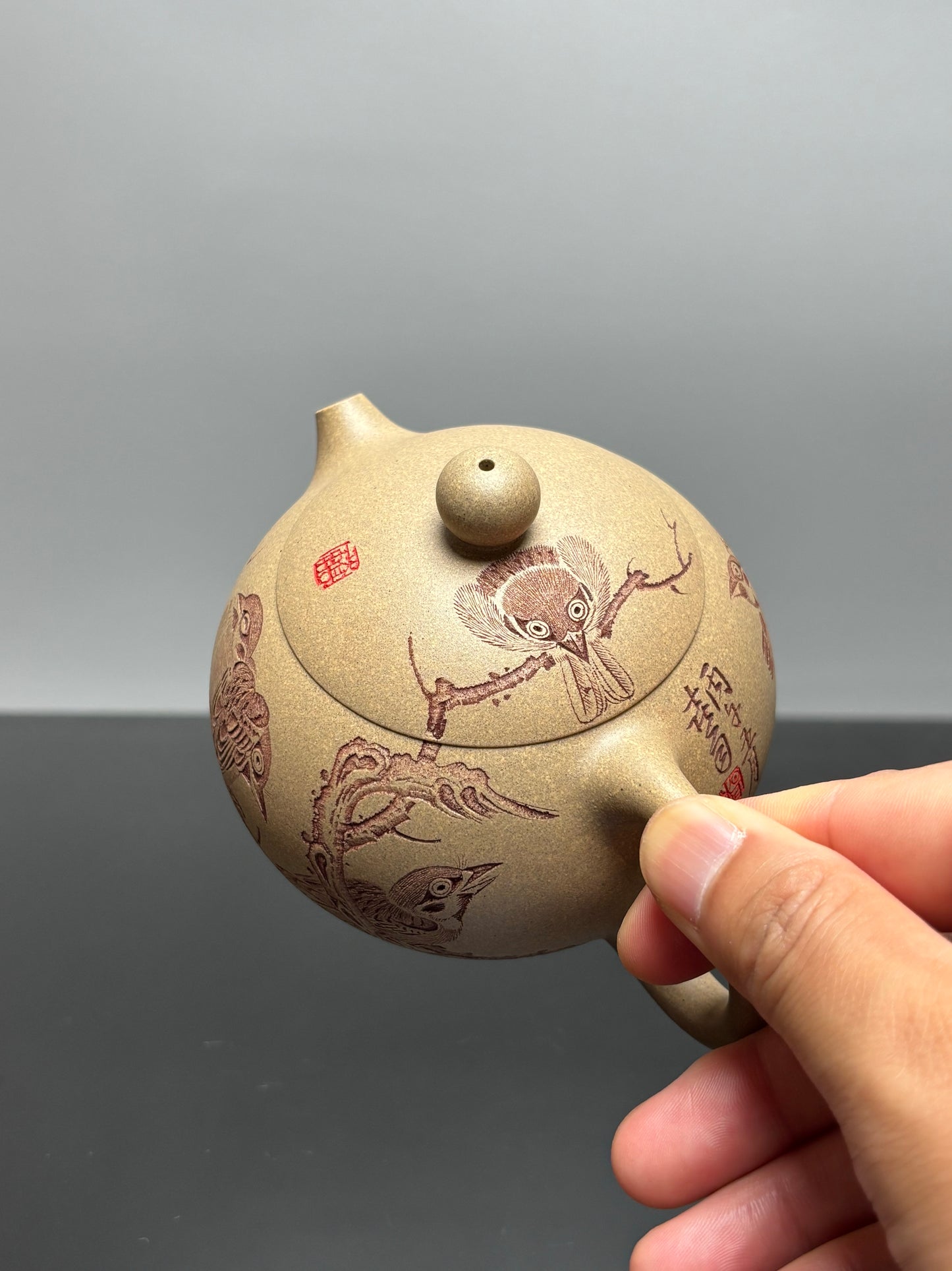 新品❤️宋元工笔，刀刀见骨，中华神刀·刻绘巅峰 🇨🇳杨喜雨大师陶刻巅峰臻品《西施壶》原矿优质段泥·330cc
