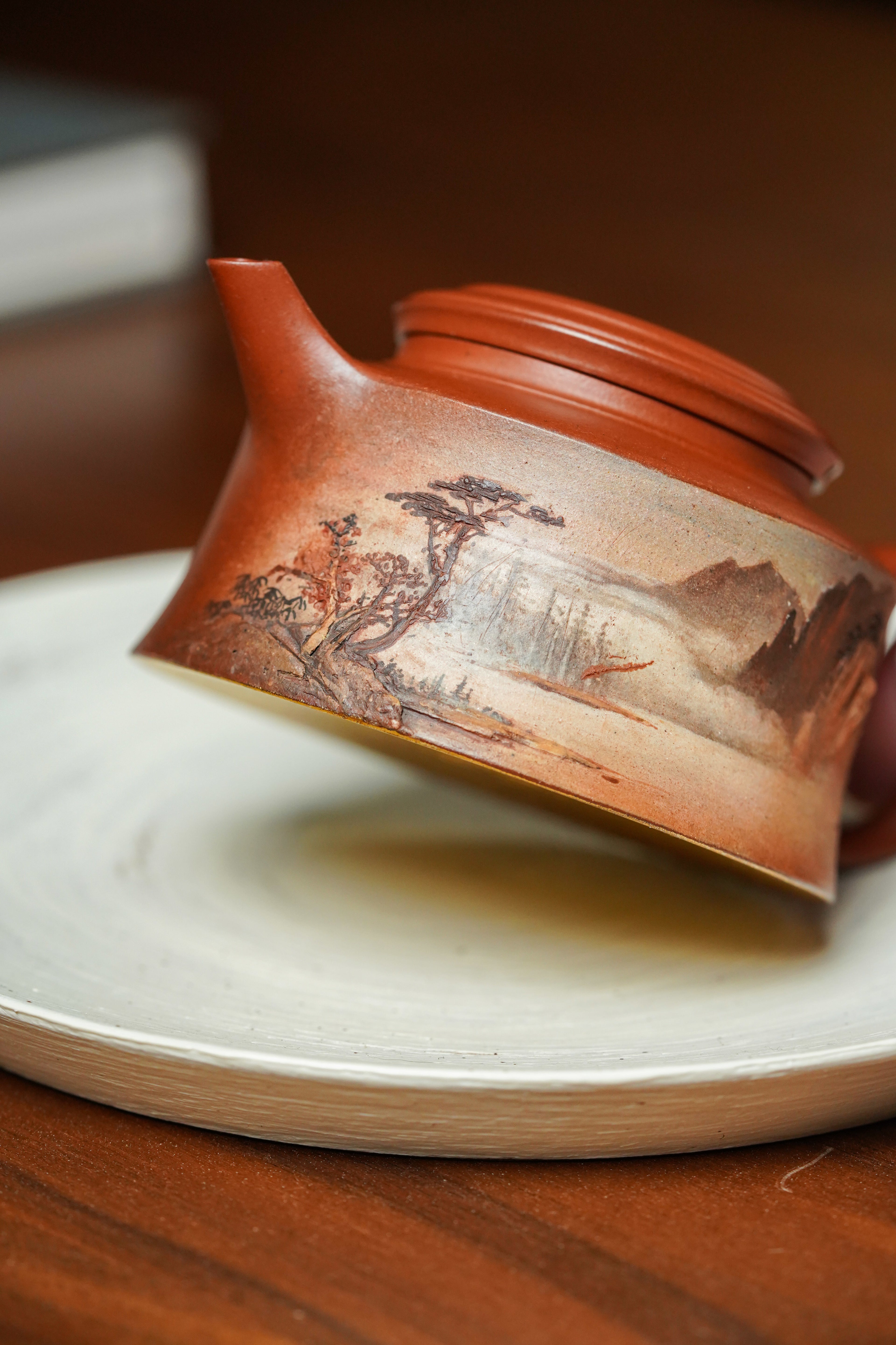新品上架👏双宗师合璧·紫砂史巅峰  紫砂界天花板｜何光宏·邱玉林联袂创作《鱼罩壶》原矿优质底槽清·130cc
