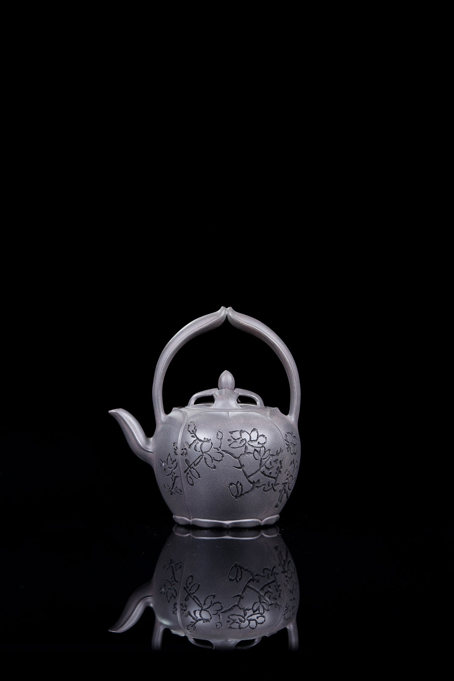 储立之大师 中国陶瓷艺术终身成就奖获得者 典藏重器【玉兰提梁壶】原矿优质青灰段·450cc