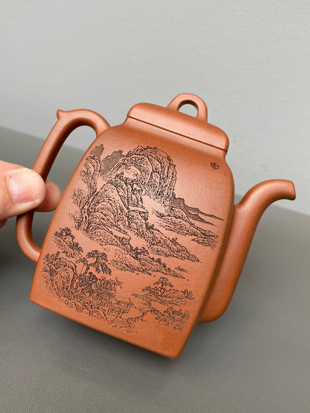 新品首发🧧宏林山水·礼藏天下｜陈宏林大师传世巅峰臻品【汉方壶】原矿优质清水泥·280cc - ZishaTeapotChina