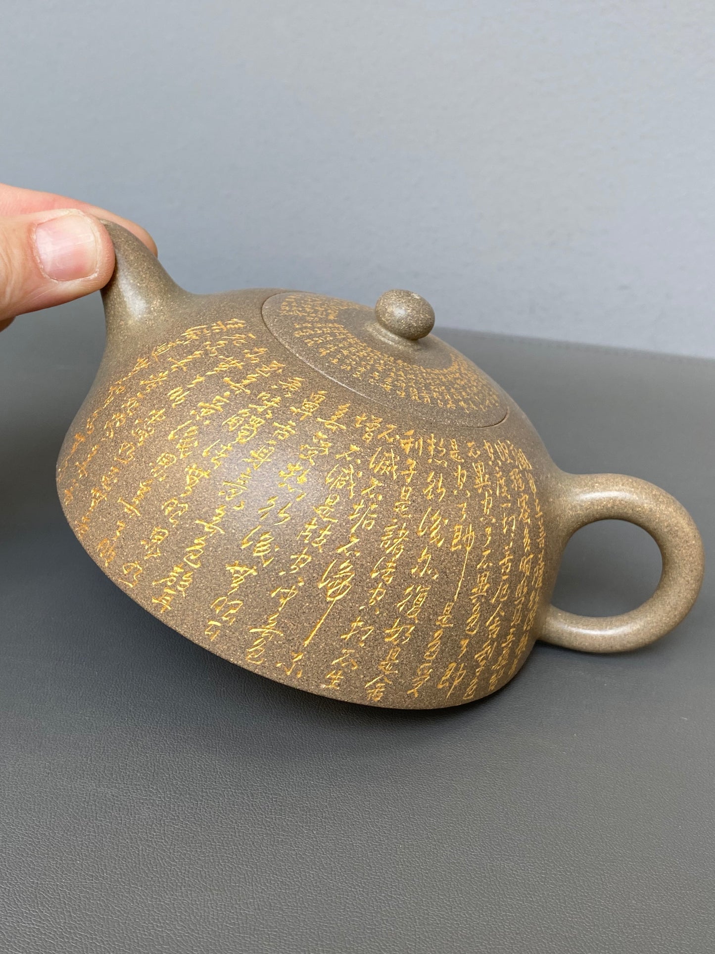 一器藏心经·紫砂纳万福｜郑求标大师｜双心经至尊臻品【心经半月壶】原矿极品青段·320cc