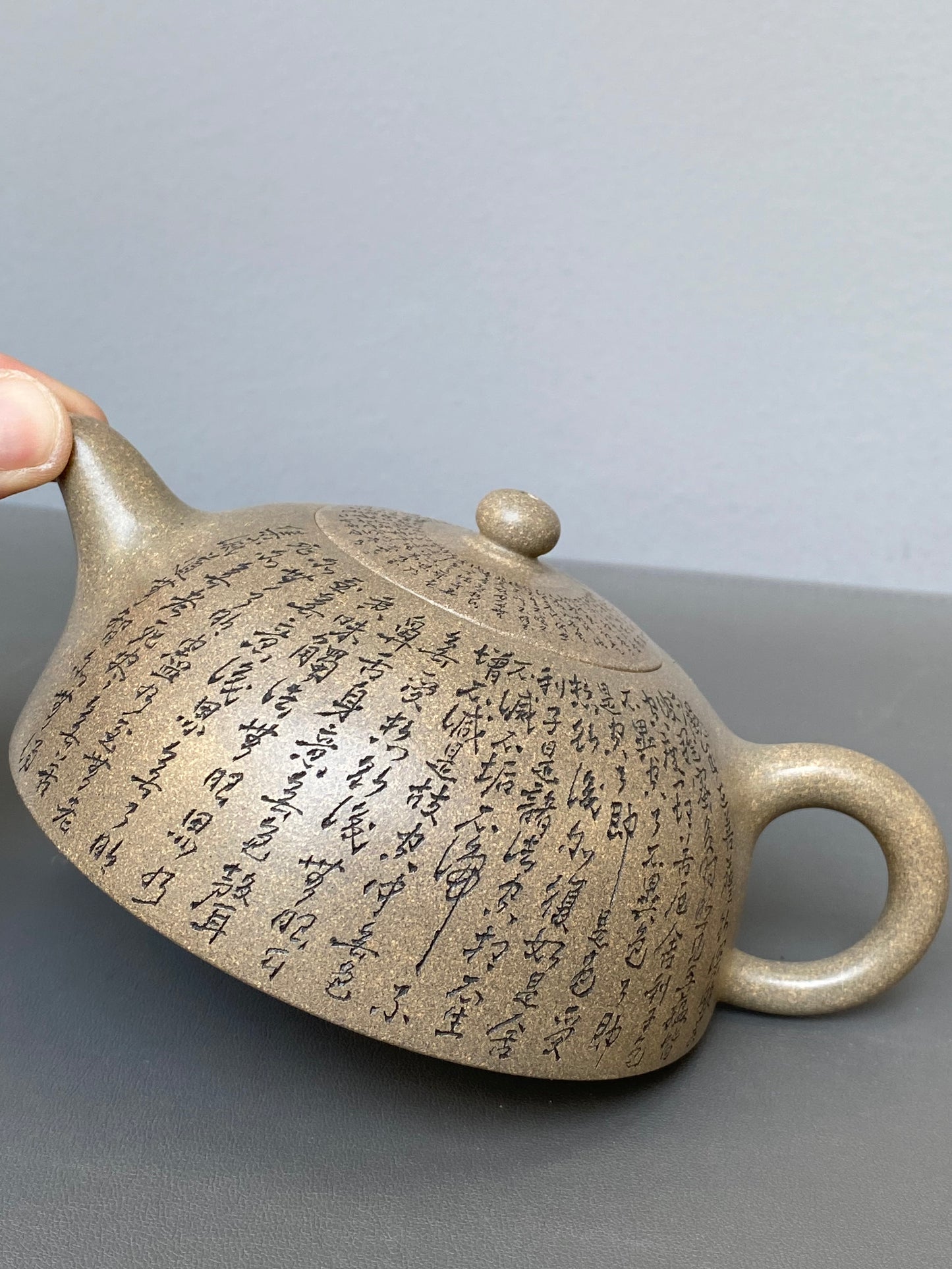 一器藏心经·紫砂纳万福｜郑求标大师｜双心经至尊臻品【心经半月壶】原矿极品青段·320cc
