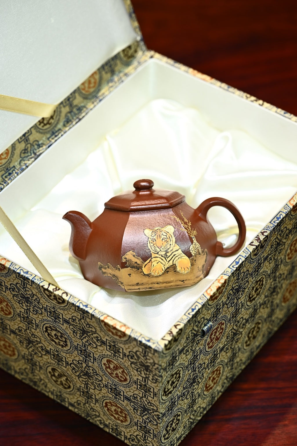 虎虎生威·全手工泥绘名家全玲作品 /容量230cc/家藏朱泥