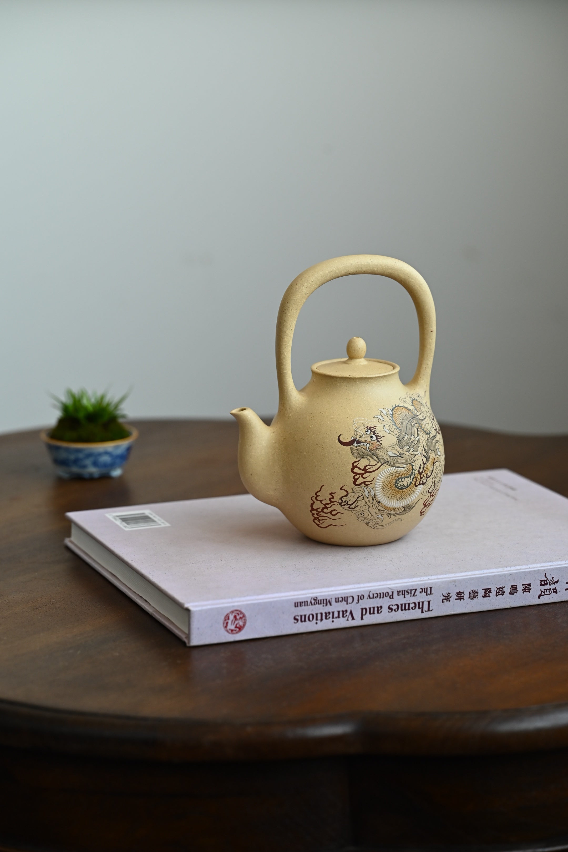 盛世提梁·全手工多届全手工大赛二等奖大拍陶手吴涛作品 /泥绘名家褚萍泥绘 /容量450cc/原矿本绿