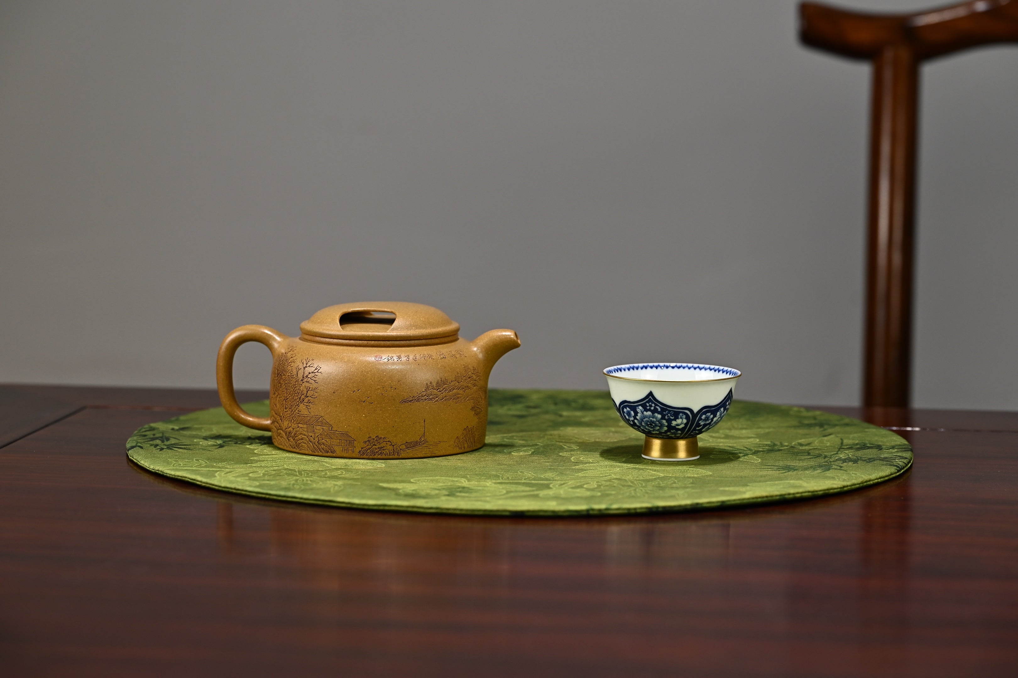牛盖莲子·全手工 /高工高卫萍作品 /容量330cc/原矿段泥