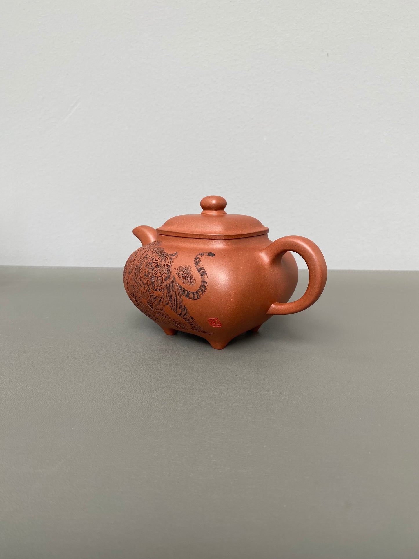中华神刀·刻绘巅峰｜杨喜雨大师顶流臻品《传炉壶》原矿优质底槽清·410cc 紫砂刻绘全能艺术名家·杨喜雨 亲工