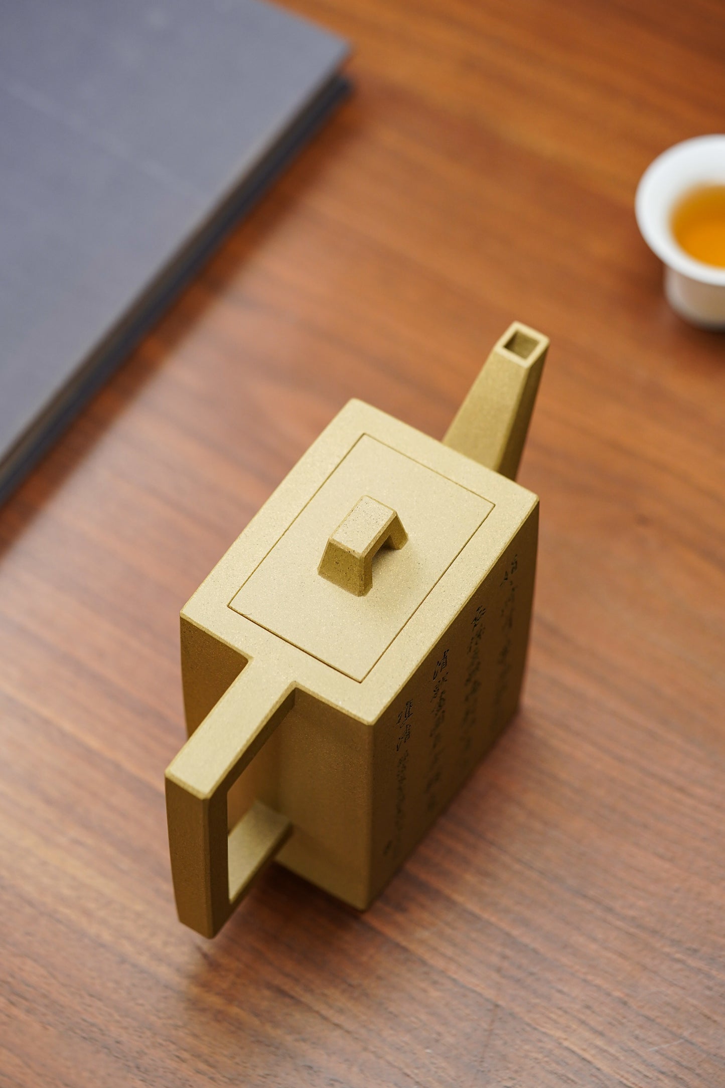 稀世典藏·礼藏孤品｜沈更轶大师紫砂巅峰之作· 大拍28万同款【砖方壶】原矿优质本山绿泥·480cc