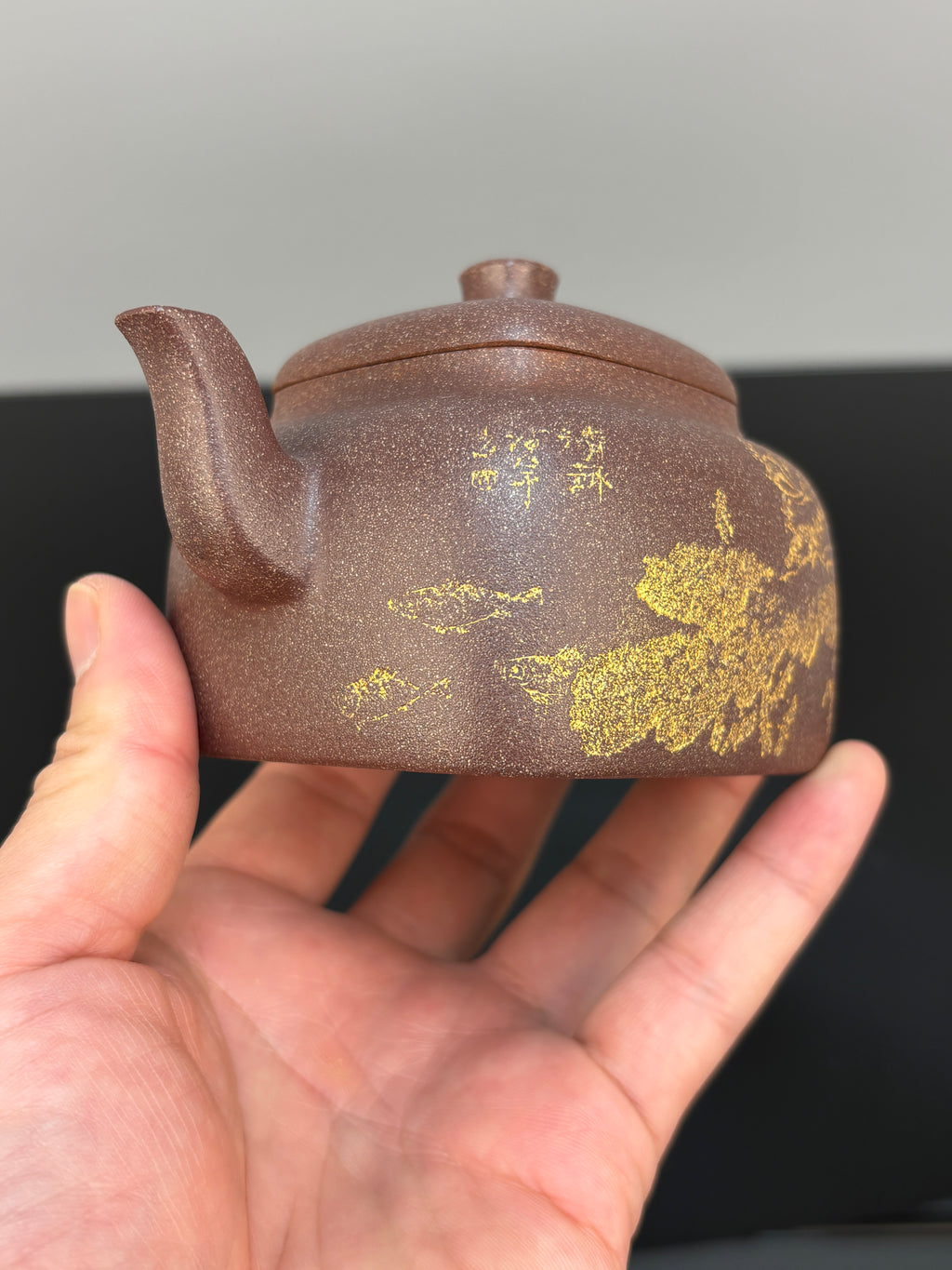 耿浩方器 礼藏双绝｜紫砂80后方器巨匠·耿浩巅峰之作《同尘壶》原矿极品桂花金砂·190cc