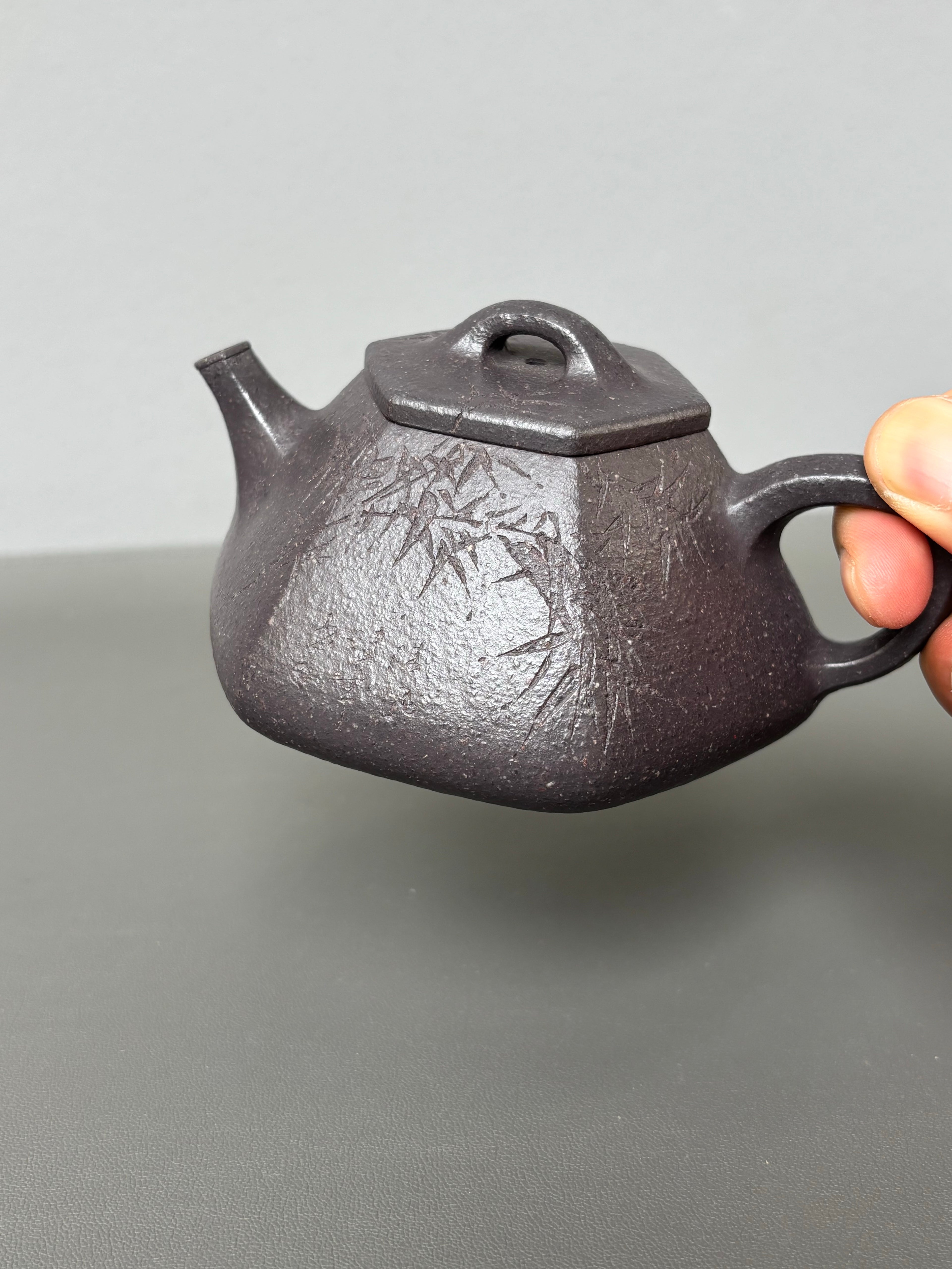 耿浩方壶 礼藏双绝🇨🇳 紫砂80后方器巨匠·耿浩巅峰之作《心舟石瓢壶》原矿极品天清泥·190cc