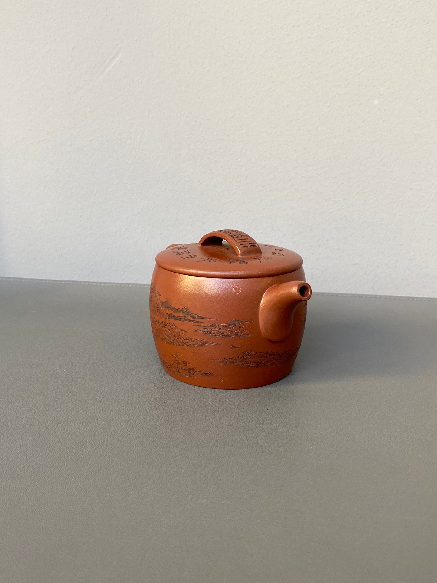 宏林山水·礼藏天下｜陈宏林大师传世巅峰臻品【汉瓦壶】原矿极品底槽清·280cc 紫砂山水陶刻天花板·陈宏林亲工