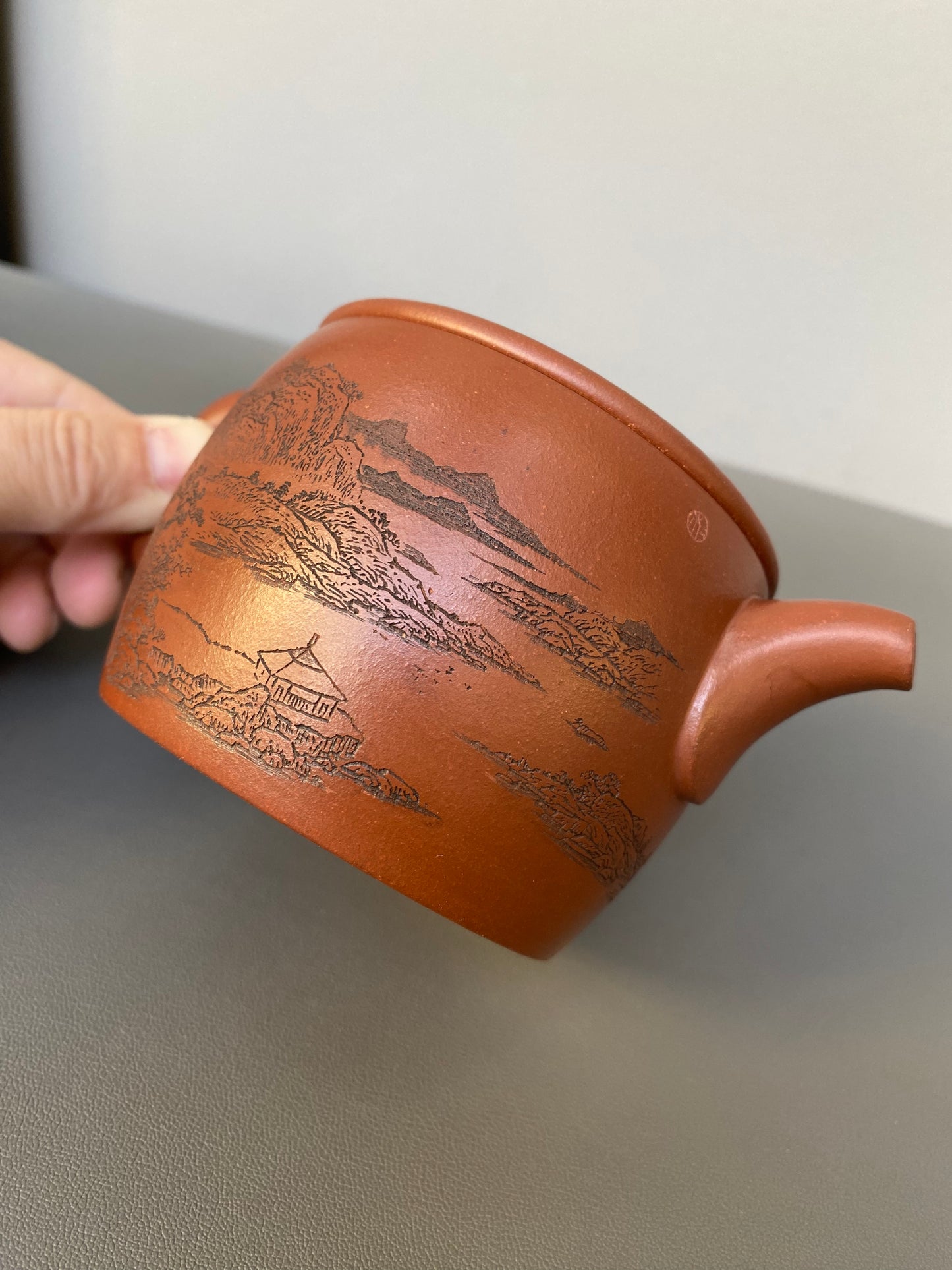 宏林山水·礼藏天下｜陈宏林大师传世巅峰臻品【汉瓦壶】原矿极品底槽清·280cc 紫砂山水陶刻天花板·陈宏林亲工