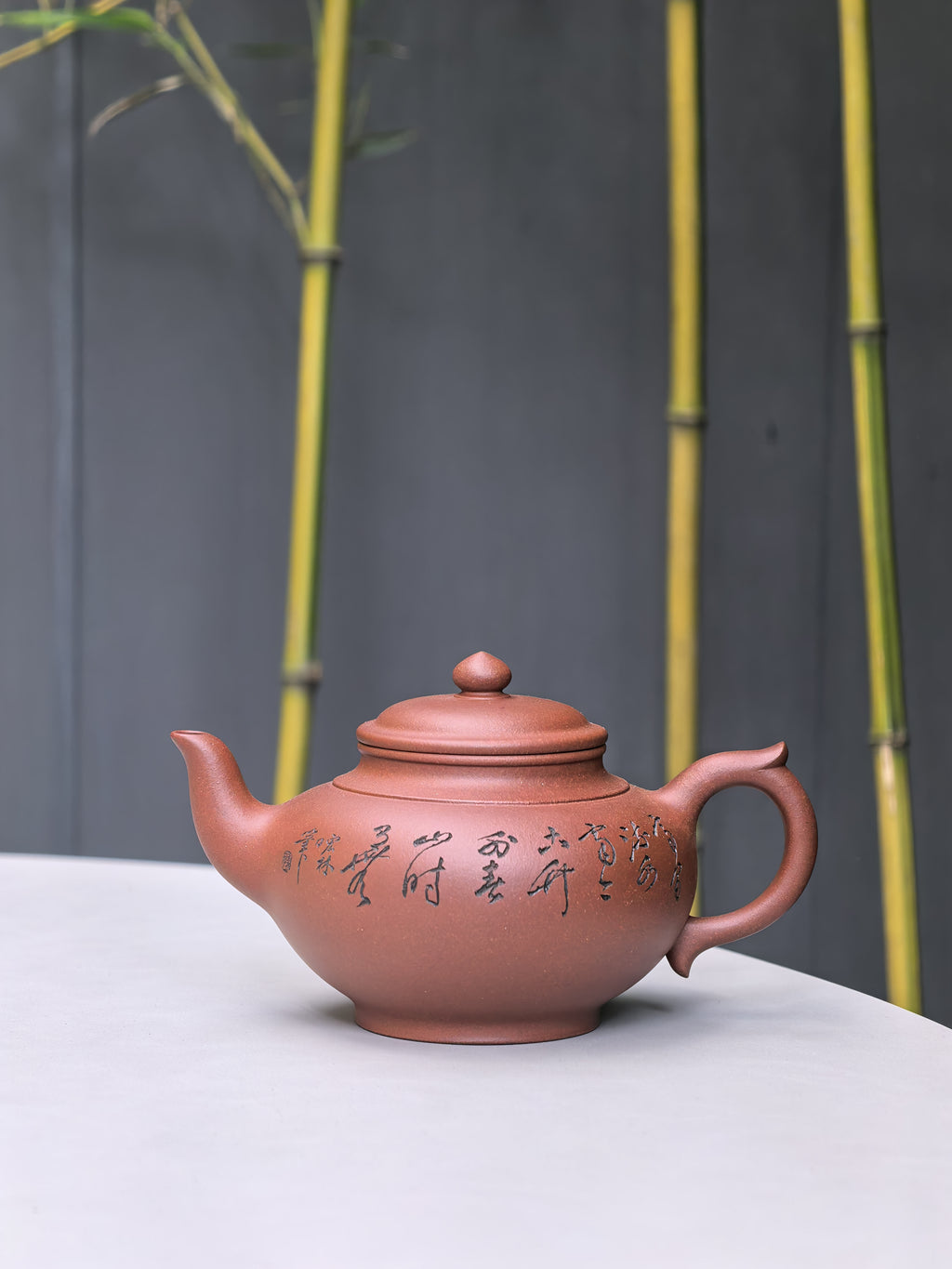 宏林山水·礼藏天下｜陈宏林大师传世巅峰臻品【笑樱壶】原矿极品底槽清·420cc紫砂山水陶刻天花板·陈宏林亲工