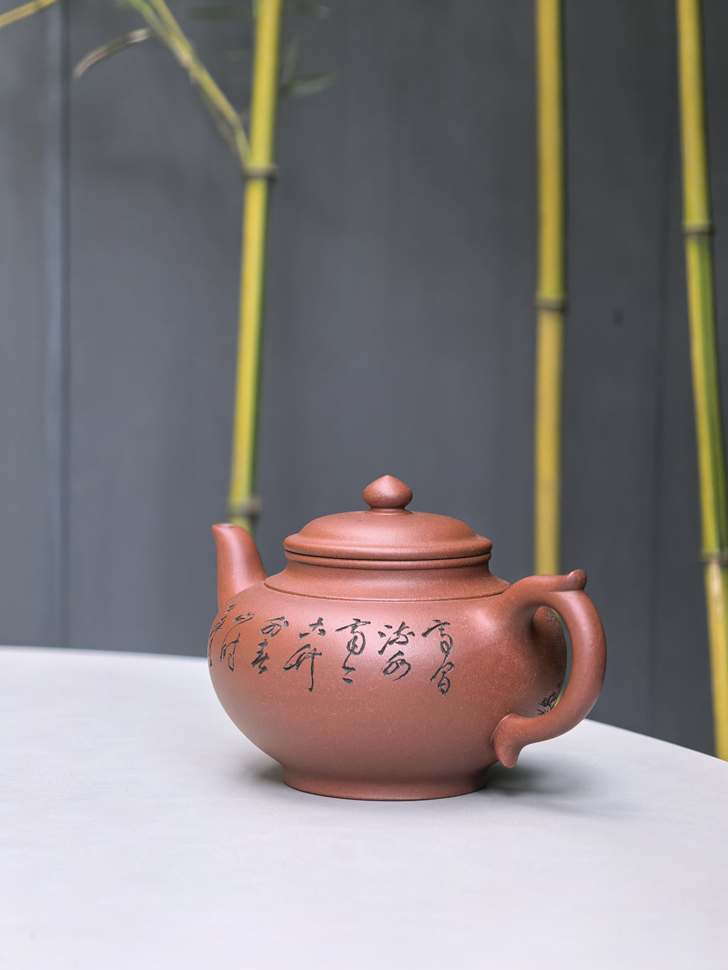 宏林山水·礼藏天下｜陈宏林大师传世巅峰臻品【笑樱壶】原矿极品底槽清·420cc紫砂山水陶刻天花板·陈宏林亲工