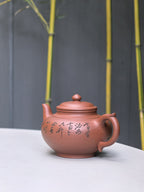 宏林山水·礼藏天下｜陈宏林大师传世巅峰臻品【笑樱壶】原矿极品底槽清·420cc紫砂山水陶刻天花板·陈宏林亲工