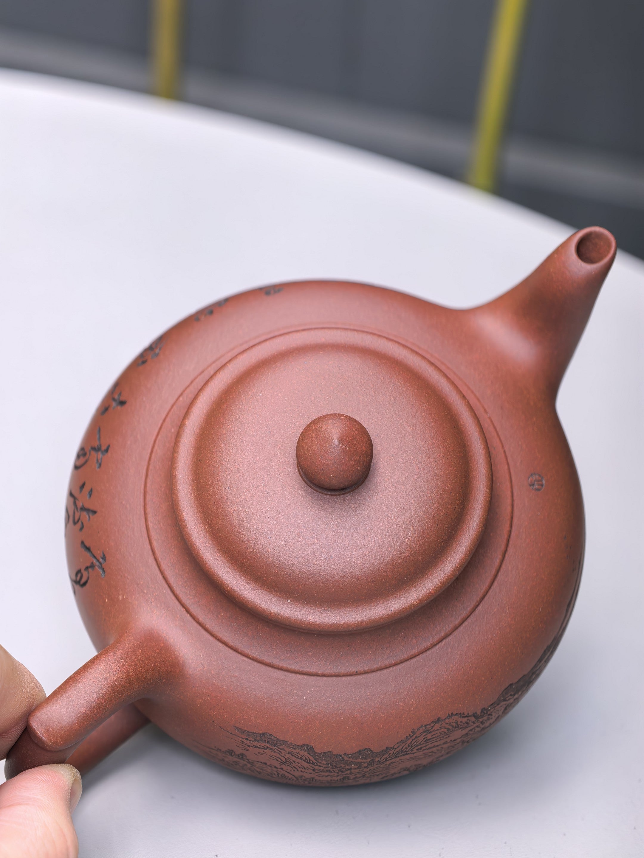 宏林山水·礼藏天下｜陈宏林大师传世巅峰臻品【笑樱壶】原矿极品底槽清·420cc紫砂山水陶刻天花板·陈宏林亲工