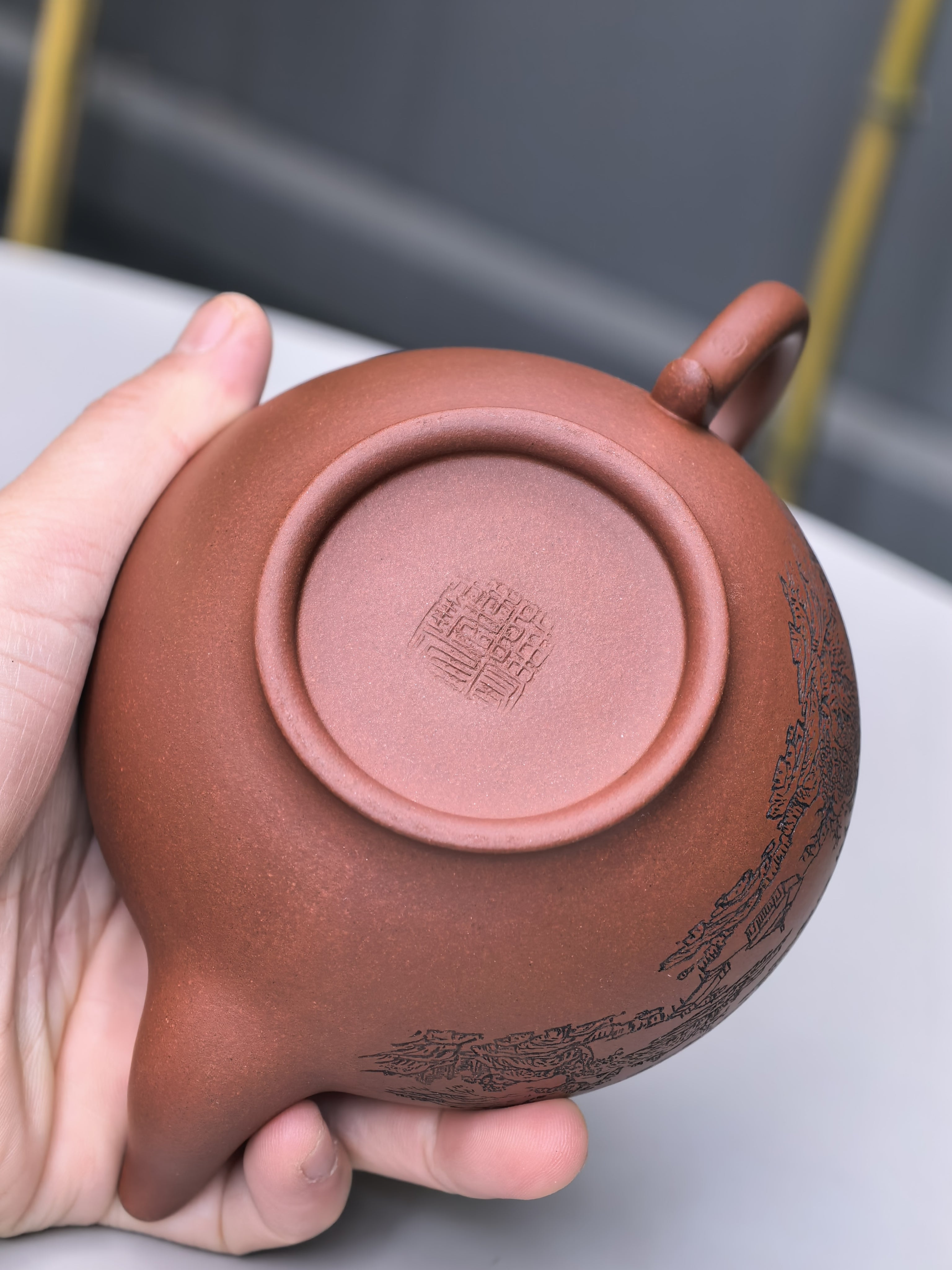 宏林山水·礼藏天下｜陈宏林大师传世巅峰臻品【笑樱壶】原矿极品底槽清·420cc紫砂山水陶刻天花板·陈宏林亲工