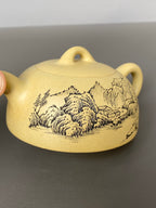 紫砂界陶刻艺术名家·李峰臻品《半月壶》礼藏双绝 传世雅器原矿优质本山绿·180cc 国大师吴鸣高徒·李峰亲工