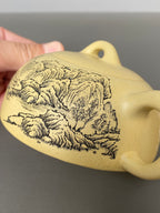 紫砂界陶刻艺术名家·李峰臻品《半月壶》礼藏双绝 传世雅器原矿优质本山绿·180cc 国大师吴鸣高徒·李峰亲工
