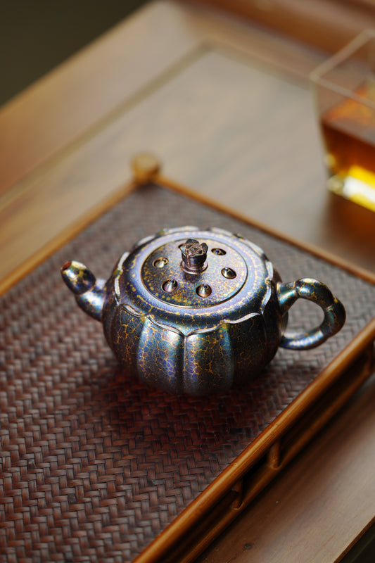 范泽锋大师高徒·省大师邱爽紫砂潜力重器【莲子壶】原矿优质大红袍·280cc(紫晶贝壳烧)