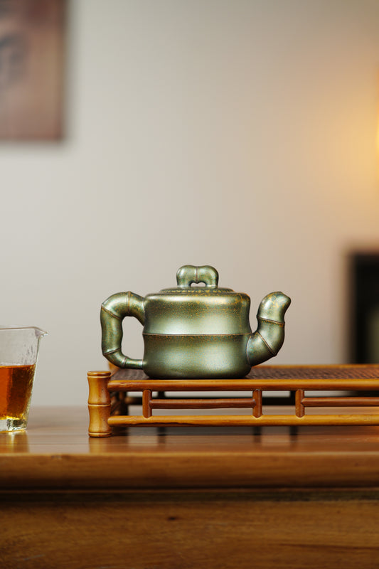 范泽锋大师高徒·省大师邱爽紫砂潜力重器【步步高升壶】原矿优质本山绿泥·330cc（紫晶贝壳烧）