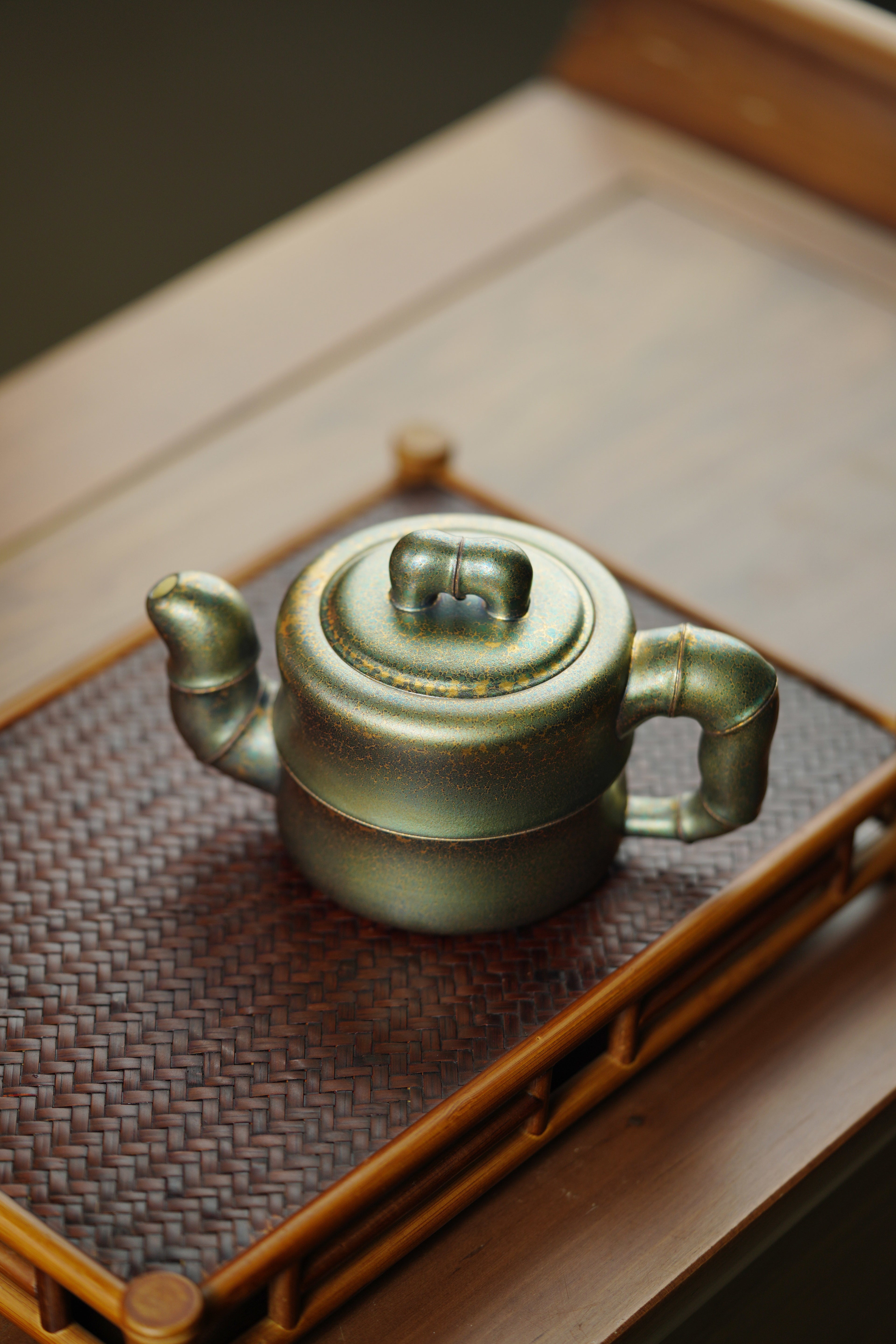 范泽锋大师高徒·省大师邱爽紫砂潜力重器【步步高升壶】原矿优质本山绿泥·330cc（紫晶贝壳烧）