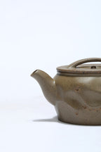 紫砂珍藏级精品｜省大师吴培林高徒·王雅丽 制【汉瓦壶】矿标级老青段·150cc（古法高温还原烧）