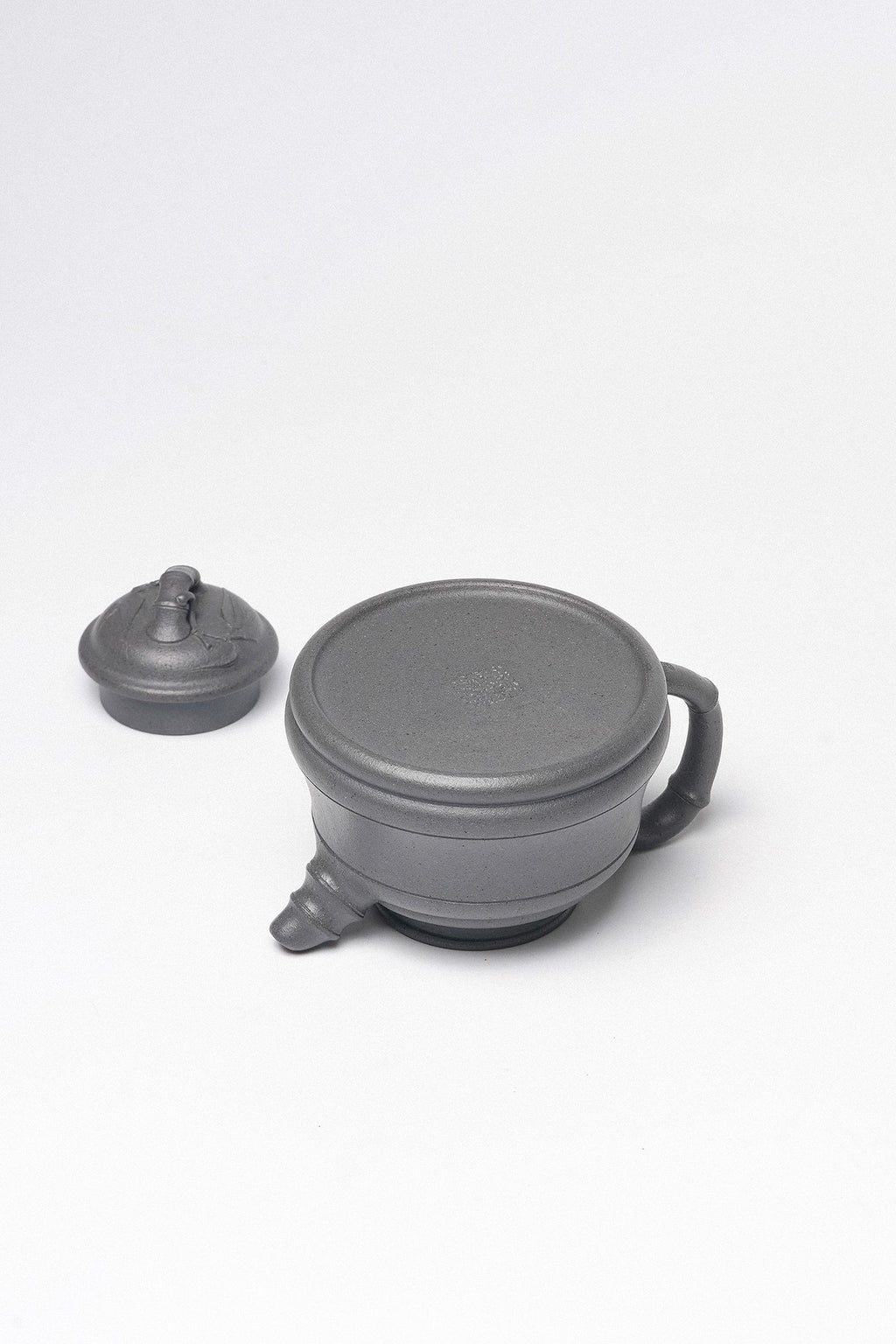 紫砂珍藏级精品｜省大师吴培林高徒·王雅丽 制【竹鼎壶】原矿优质天青泥·180cc