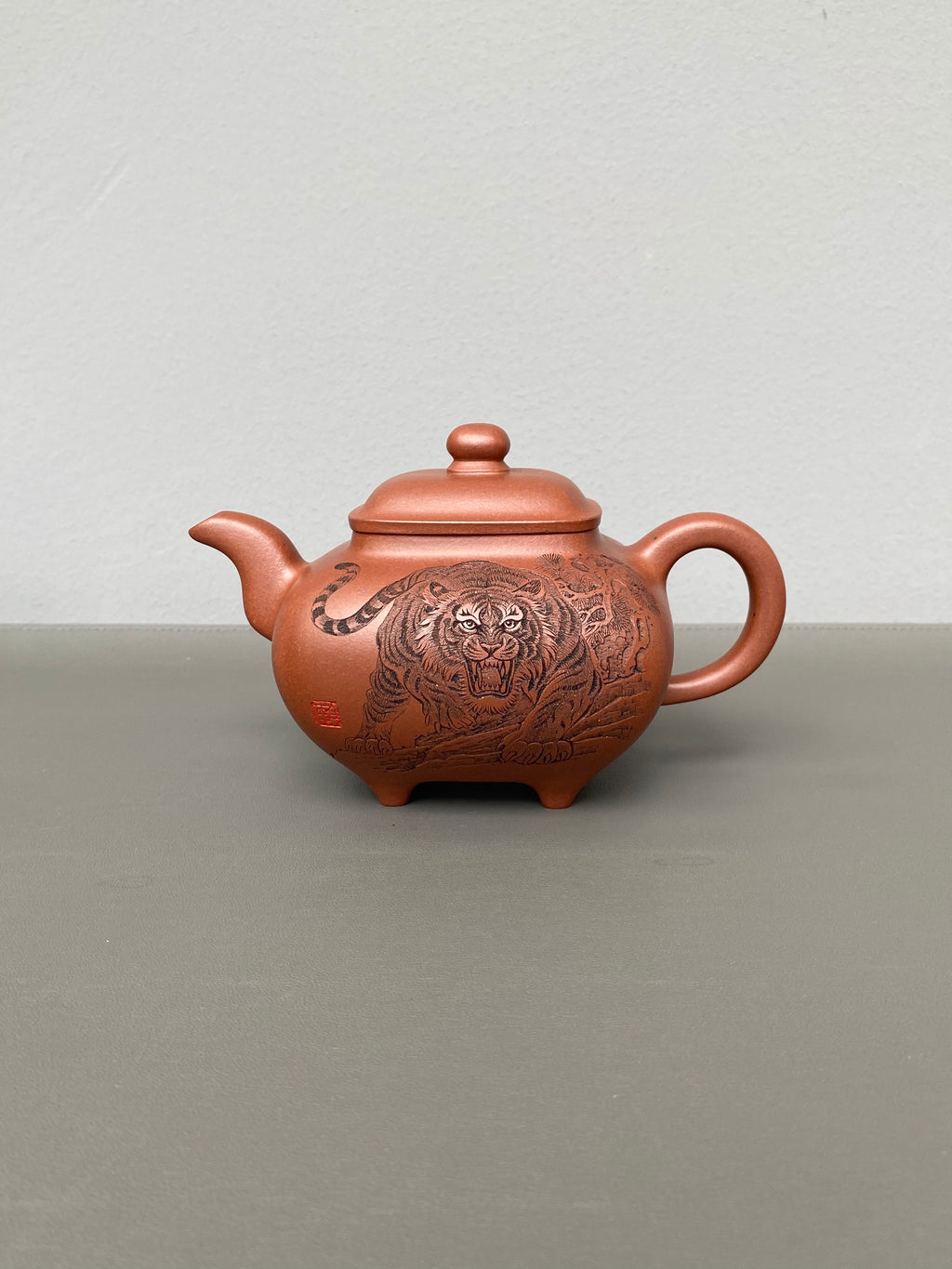 中华神刀·刻绘巅峰｜杨喜雨大师顶流臻品《传炉壶》原矿优质底槽清·410cc ——紫砂刻绘全能艺术名家·杨喜雨 亲工