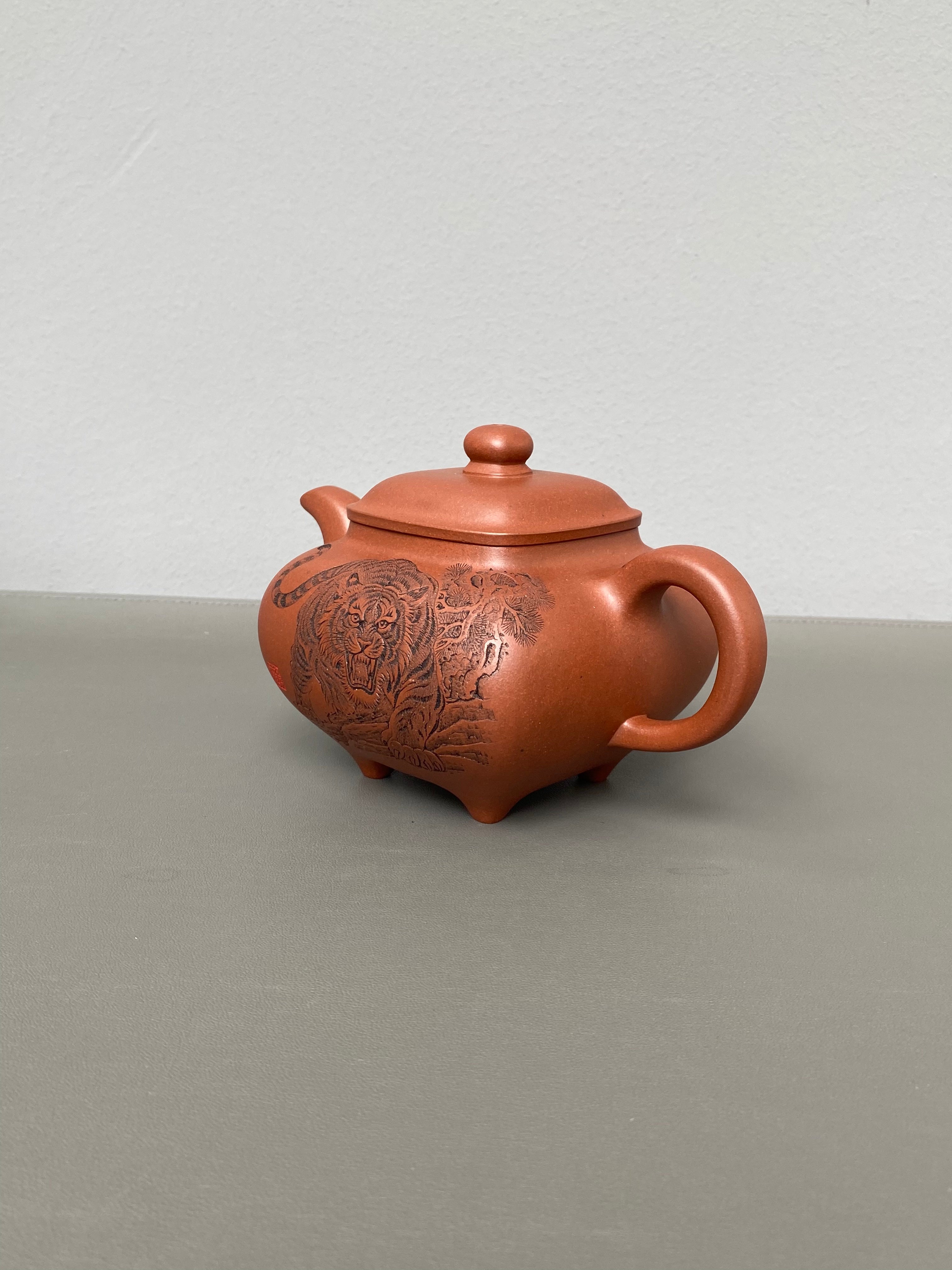 中华神刀·刻绘巅峰｜杨喜雨大师顶流臻品《传炉壶》原矿优质底槽清·410cc ——紫砂刻绘全能艺术名家·杨喜雨 亲工