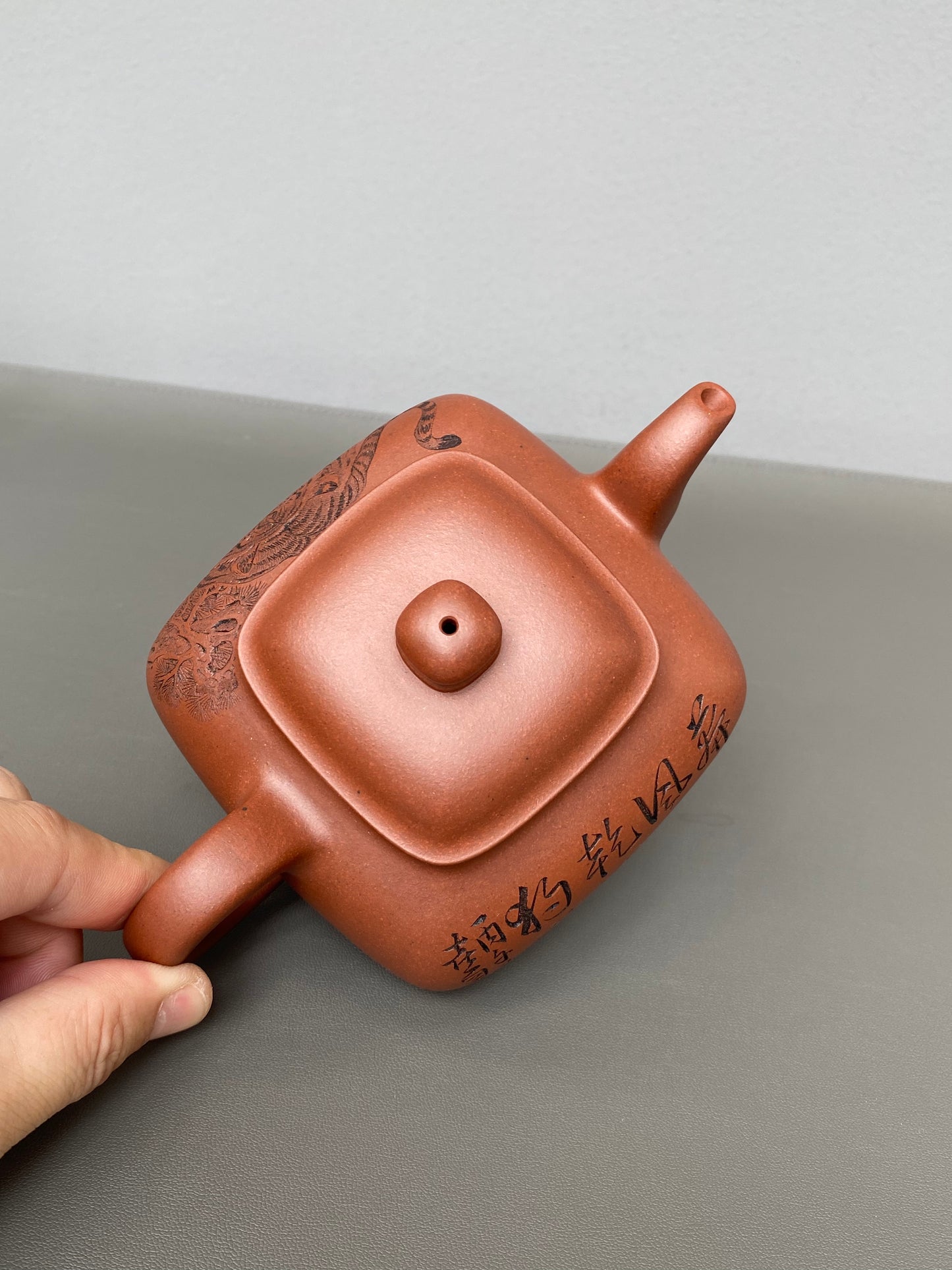 中华神刀·刻绘巅峰｜杨喜雨大师顶流臻品《传炉壶》原矿优质底槽清·410cc ——紫砂刻绘全能艺术名家·杨喜雨 亲工