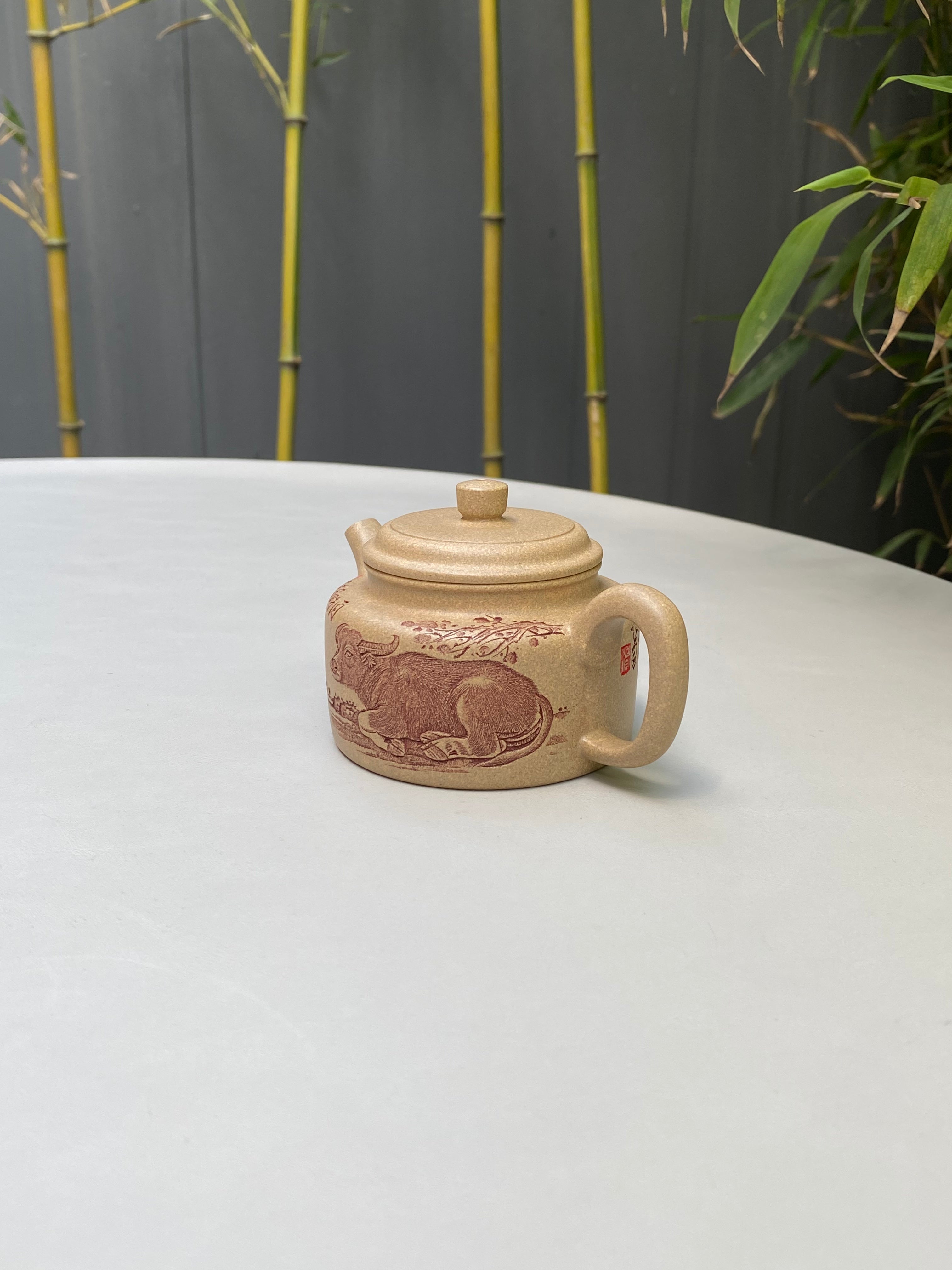 中华神刀·刻绘巅峰 🇨🇳杨喜雨大师顶流臻品《德钟壶》原矿优质段泥·130cc ——紫砂刻绘全能艺术名家·杨喜雨 亲工