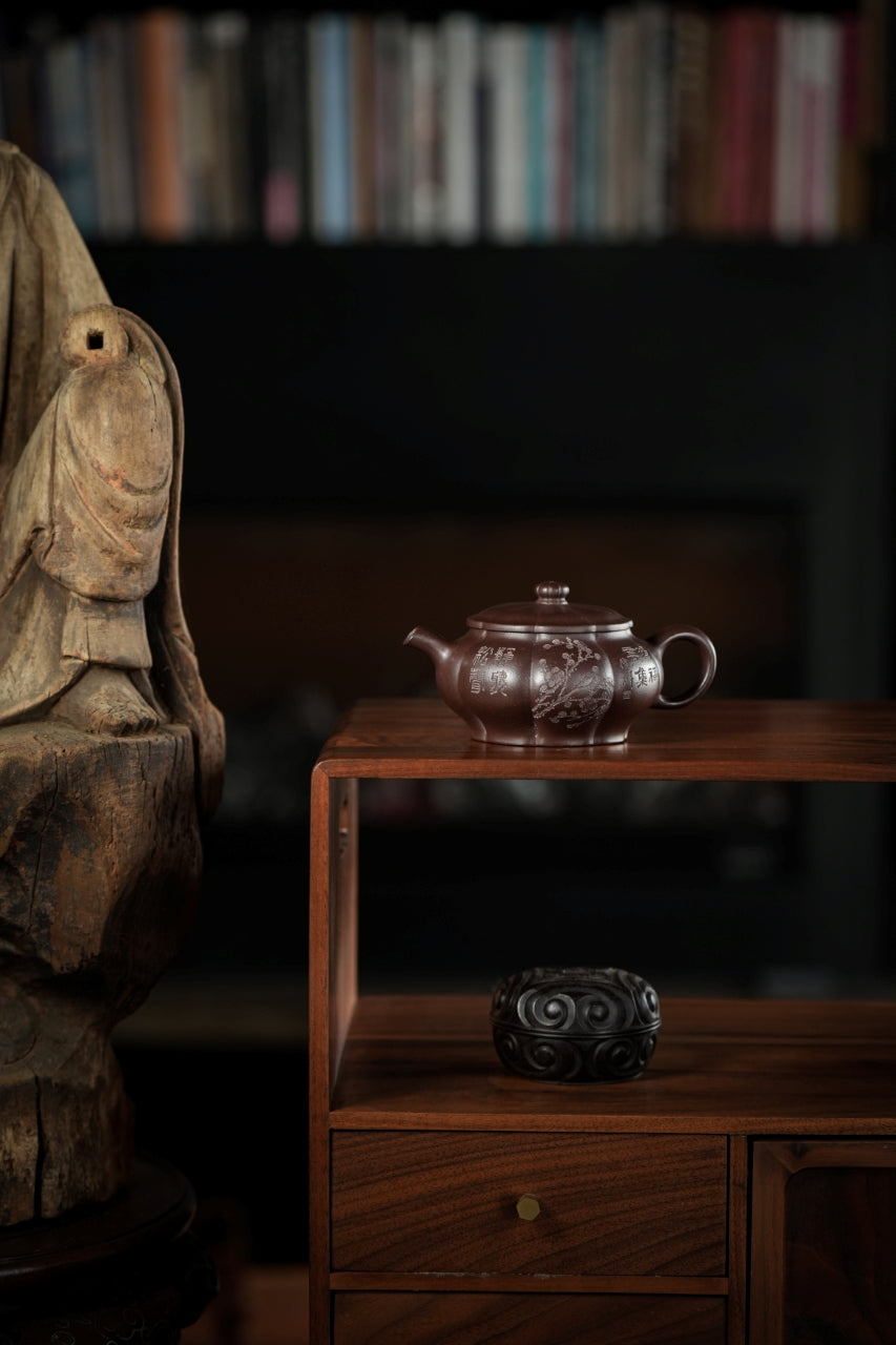 范大生嫡脉｜范秀芳制 范伟群装饰｜双省大师联诀紫砂臻品《菱花周盘壶》原矿优质紫泥·180cc（入册款代表作）