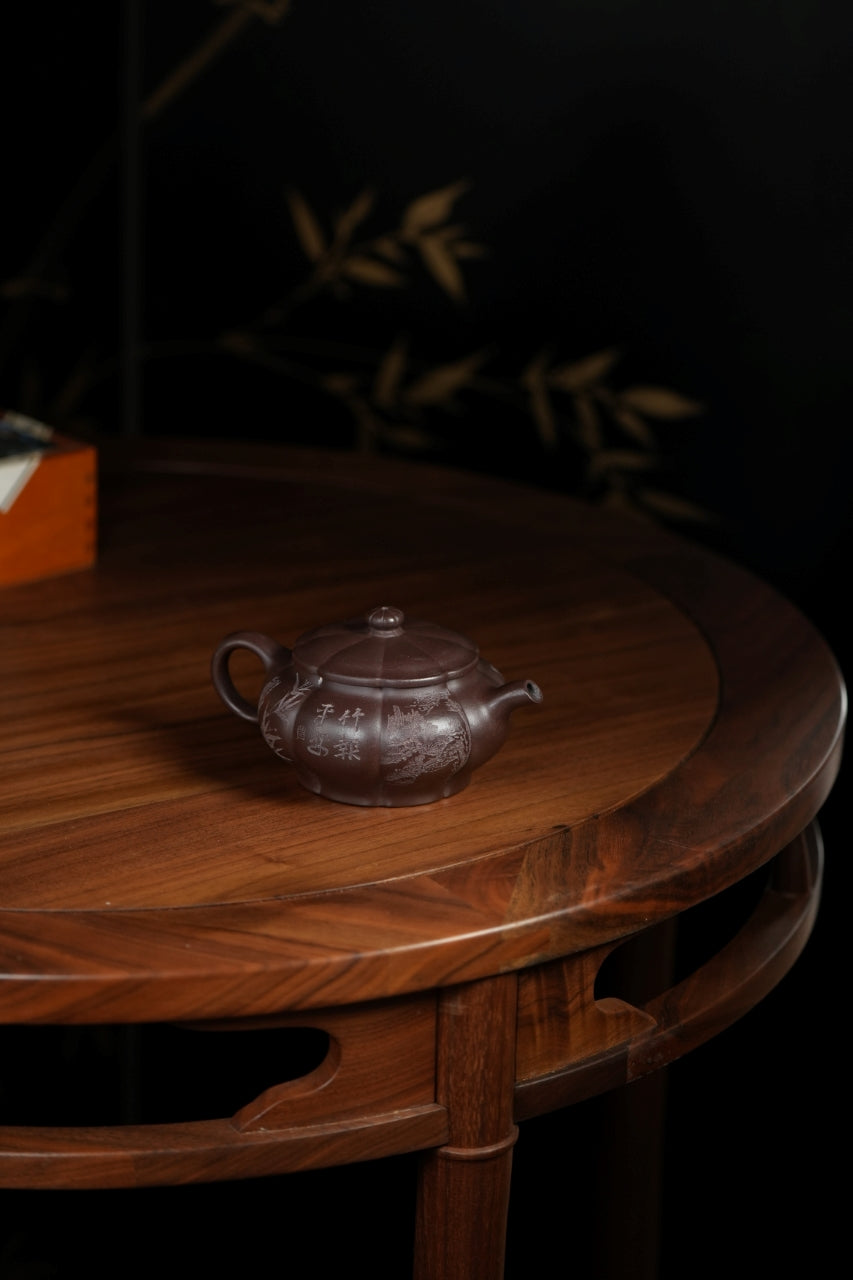 范大生嫡脉｜范秀芳制 范伟群装饰｜双省大师联诀紫砂臻品《菱花周盘壶》原矿优质紫泥·180cc（入册款代表作）