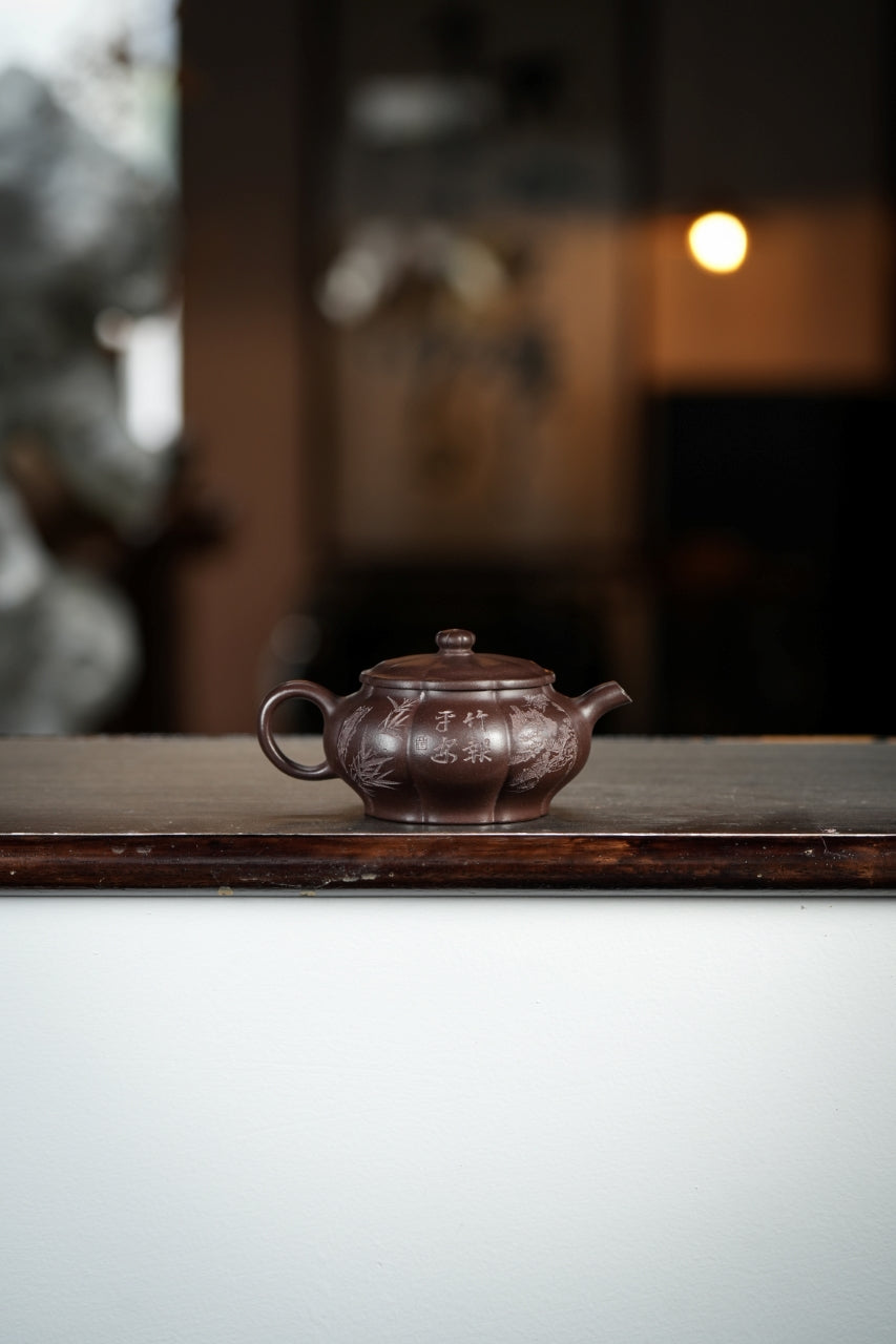范大生嫡脉｜范秀芳制 范伟群装饰｜双省大师联诀紫砂臻品《菱花周盘壶》原矿优质紫泥·180cc（入册款代表作）