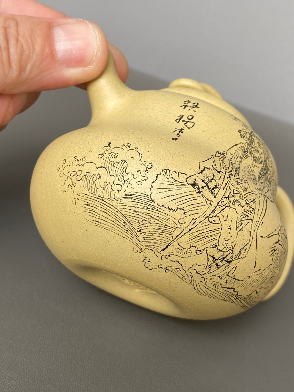 紫砂界陶刻艺术名家·李峰臻品《葫芦壶》原矿优质本山绿·180cc ——国大师吴鸣高徒·李峰亲工
