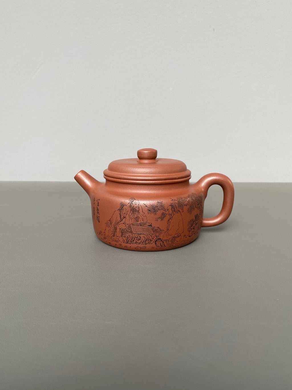 紫砂界陶刻艺术名家·李峰臻品《德钟壶》原矿优质底槽清·280cc ——国大师吴鸣高徒·李峰亲工