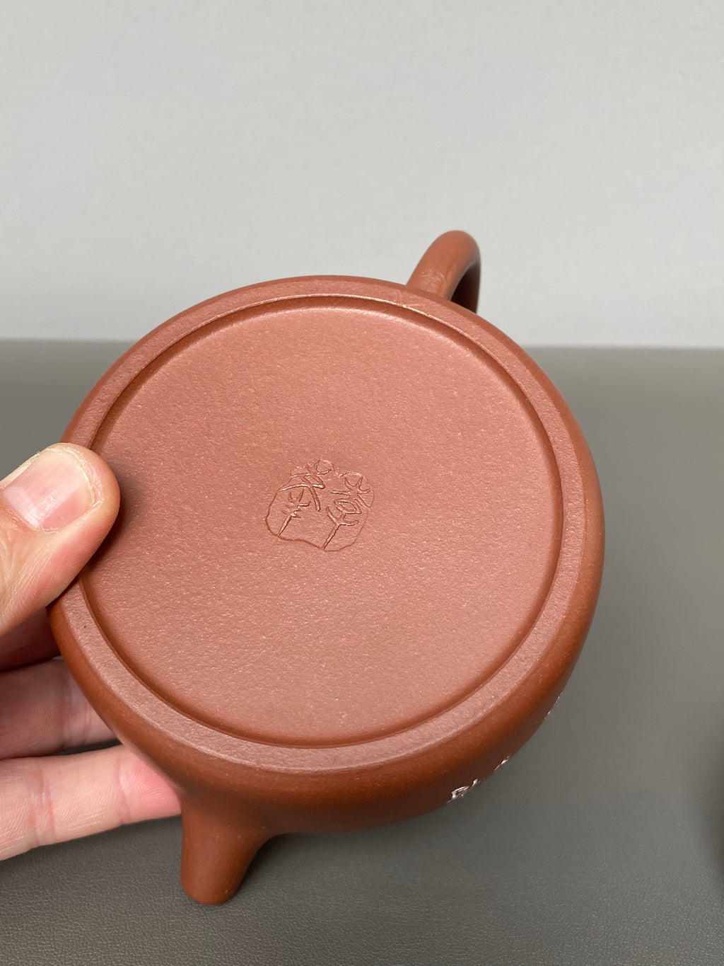 紫砂界陶刻艺术名家·李峰臻品《德钟壶》原矿优质底槽清·280cc ——国大师吴鸣高徒·李峰亲工