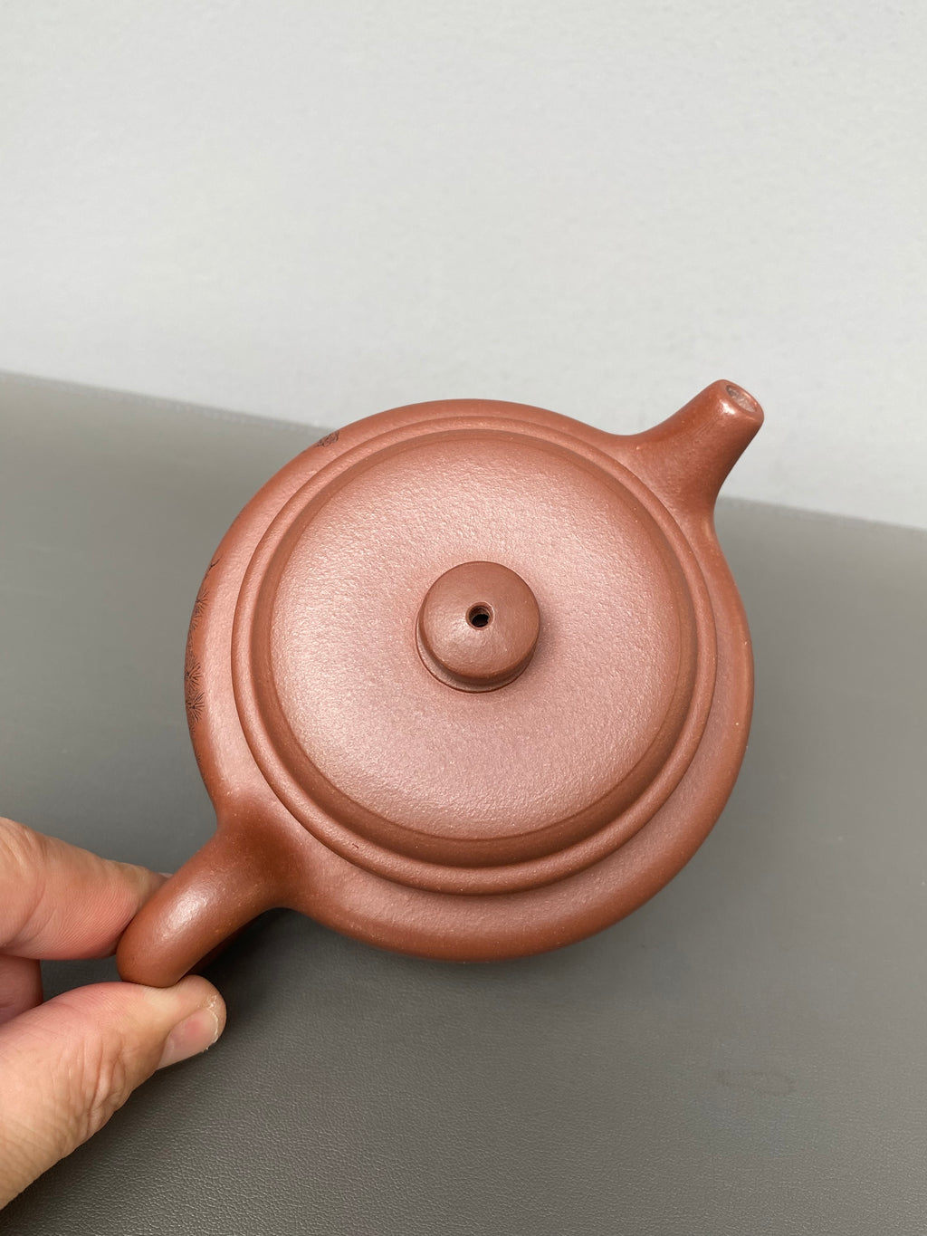 紫砂界陶刻艺术名家·李峰臻品《德钟壶》原矿优质底槽清·280cc ——国大师吴鸣高徒·李峰亲工