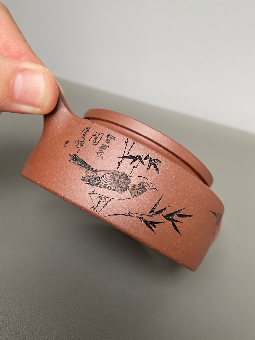 紫砂界陶刻艺术名家·李峰臻品《周盘壶》原矿优质底槽清·180cc ——国大师吴鸣高徒·李峰亲工