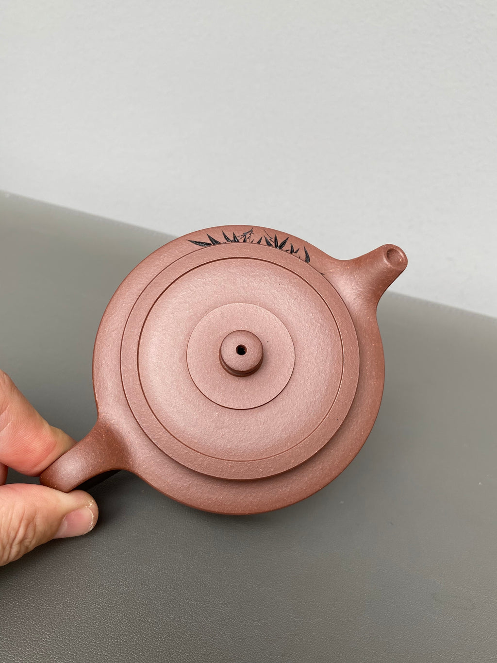 紫砂界陶刻艺术名家·李峰臻品《周盘壶》原矿优质底槽清·180cc ——国大师吴鸣高徒·李峰亲工