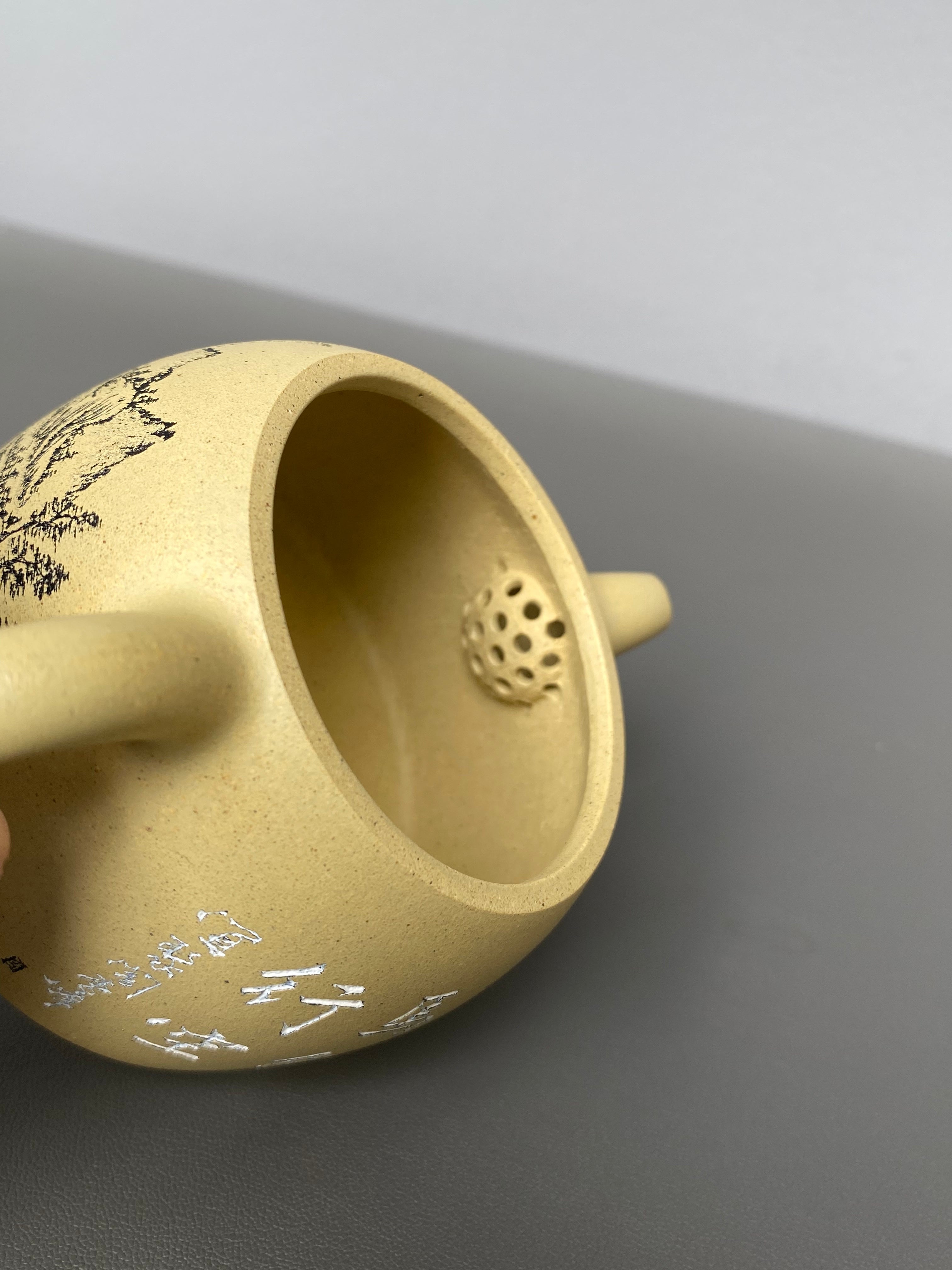 紫砂界陶刻艺术名家·李峰臻品《矮秦权壶》原矿优质本山绿·160cc ——国大师吴鸣高徒·李峰亲工