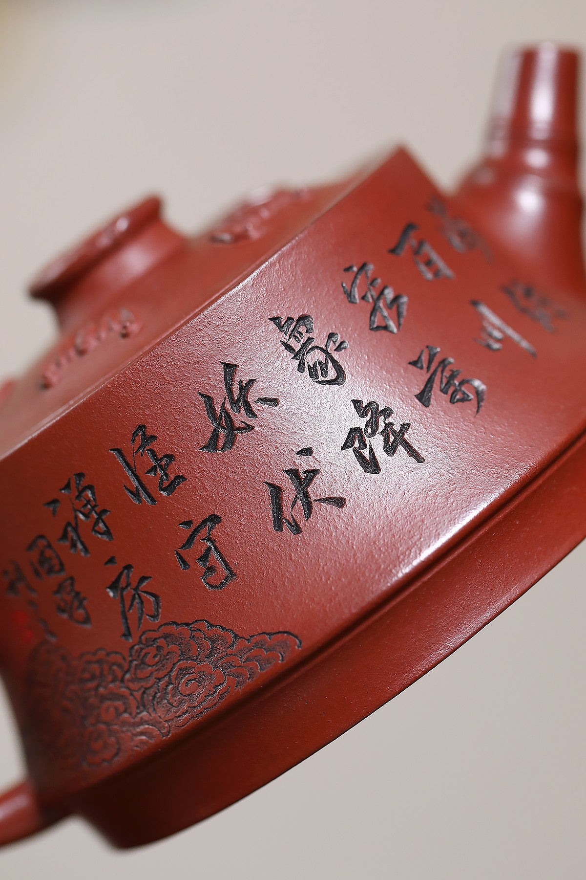 东盟紫砂行业领军人物新作【五福.西方广目天王】 _陶刻圣手—国礼艺术家(高级)（储国峰）原矿老料红清水泥 255cc