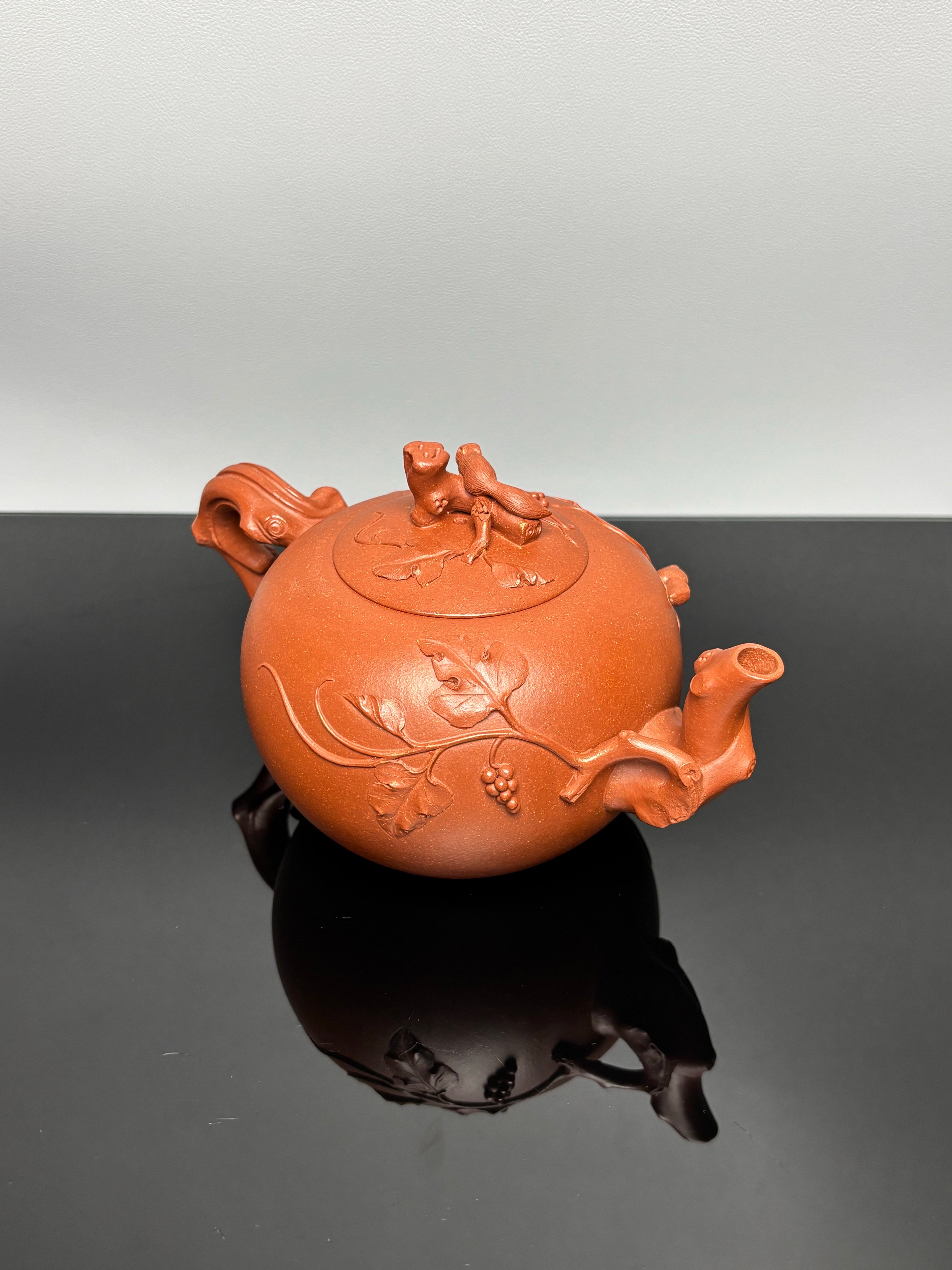 蒋蓉之女 传世花器｜蒋艺华·非遗紫砂顶流重器《松鼠葡萄壶》原矿优质降坡泥·580cc