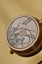 乐泉·全手工（省大师桑黎兵刻绘+双证书）紫砂十二精英之首，省大师桑黎兵儿子桑崧杰作品 容量310cc/特级紫泥