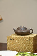 线圆·全手工大品 （省大师桑黎兵刻绘+双证书）/紫砂十二精英之首，省大师桑黎兵儿子桑崧杰作品 容量550cc/紫泥特高温