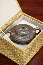 线圆·全手工大品 （省大师桑黎兵刻绘+双证书）/紫砂十二精英之首，省大师桑黎兵儿子桑崧杰作品 容量550cc/紫泥特高温