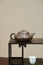 线圆·全手工大品 （省大师桑黎兵刻绘+双证书）/紫砂十二精英之首，省大师桑黎兵儿子桑崧杰作品 容量550cc/紫泥特高温