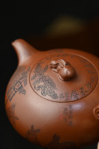 玉兔呈祥·全手工 （省大师桑黎兵刻绘+双证书紫砂十二精英之首，省大师桑黎兵儿子桑崧杰作品 容量450cc/特级红泥