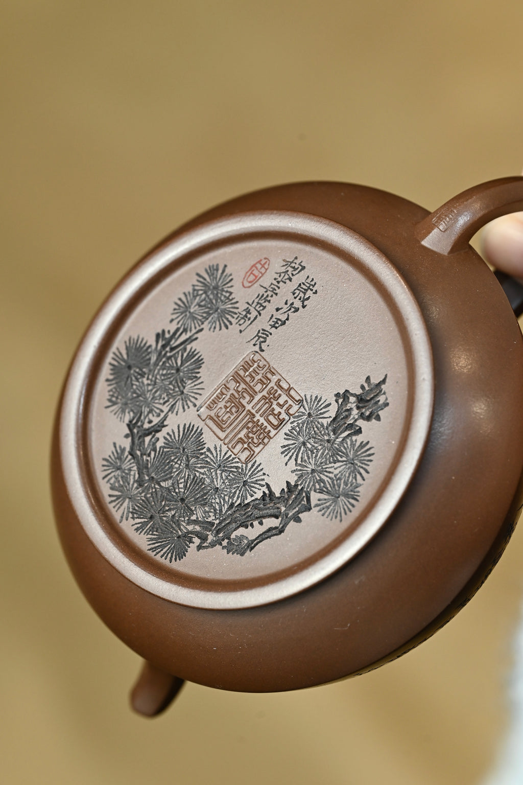 远古·全手工（省大师桑黎兵刻绘+双证书）紫砂十二精英之首，省大师桑黎兵儿子桑崧杰作品 容量300cc/特级紫泥
